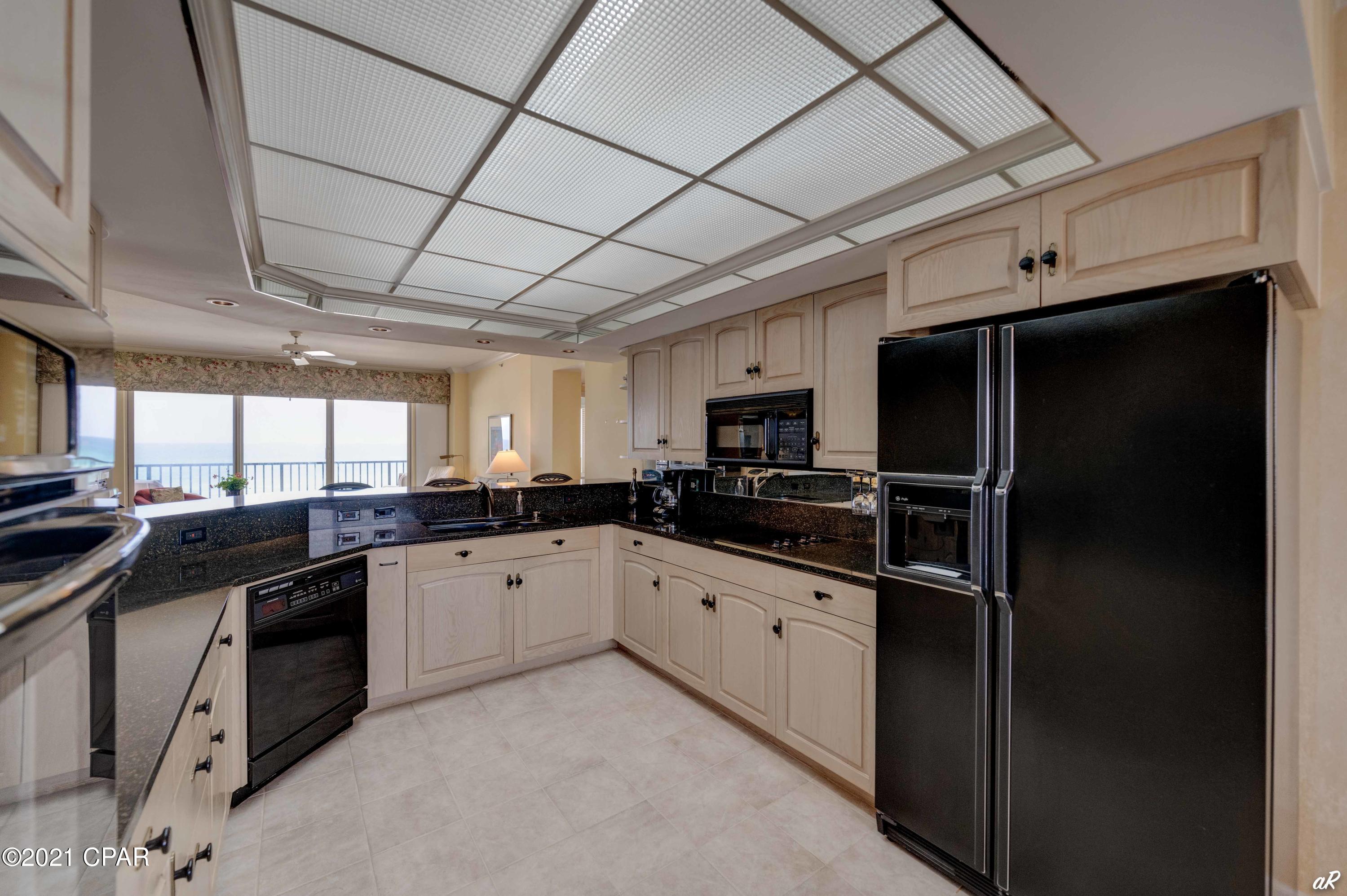 Summerwinds Condo - Residential