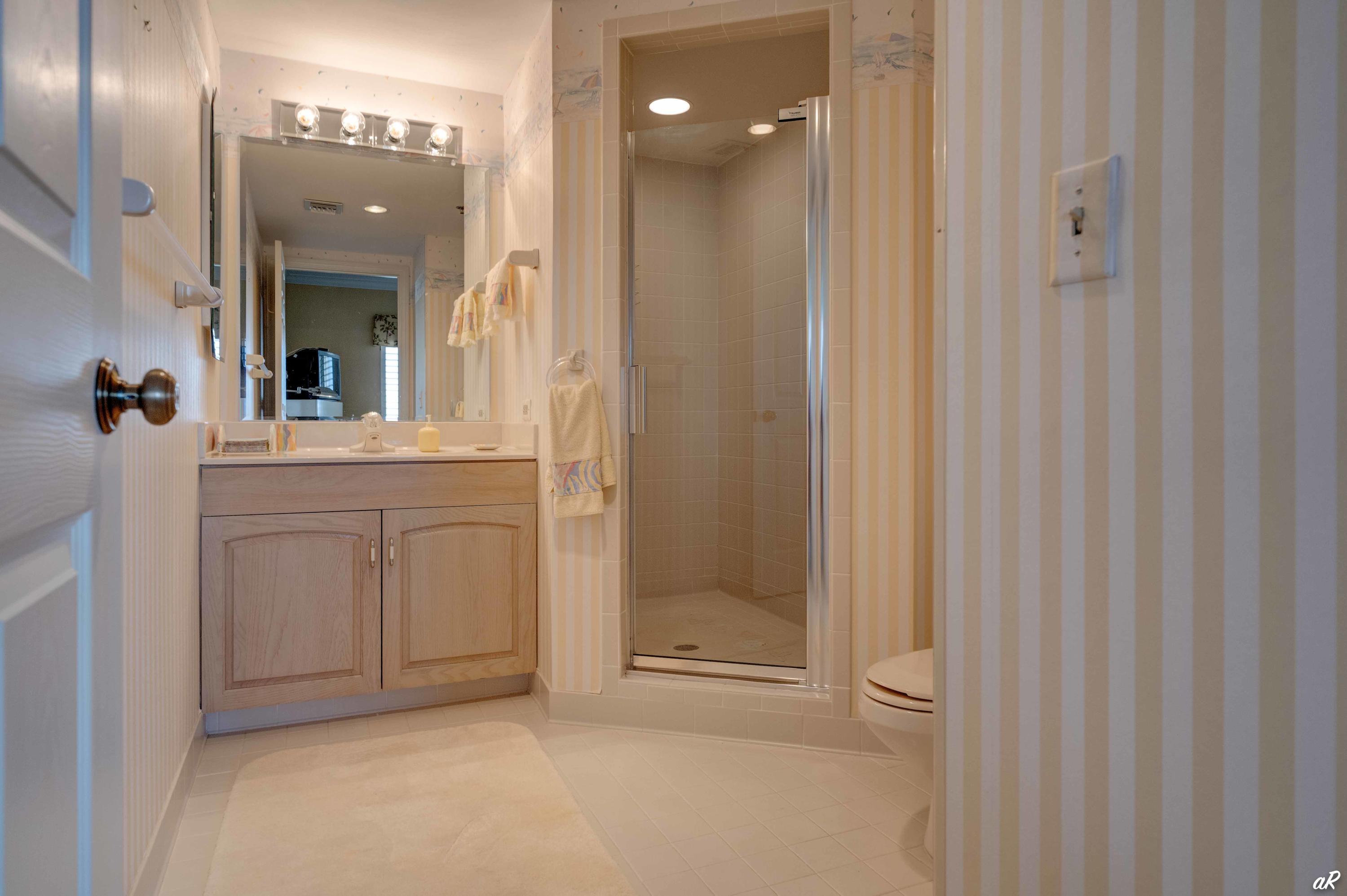 Summerwinds Condo - Residential