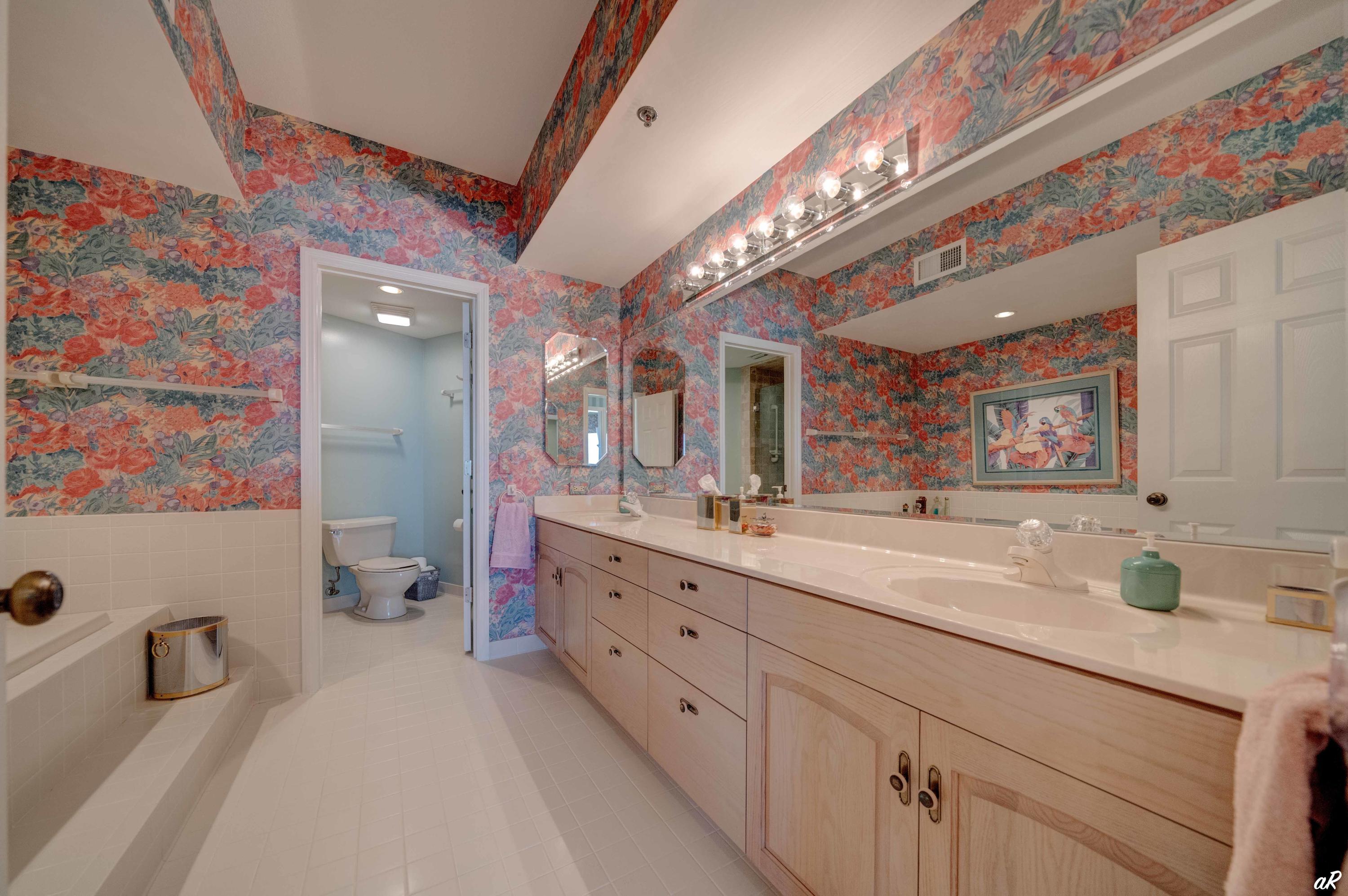 Summerwinds Condo - Residential