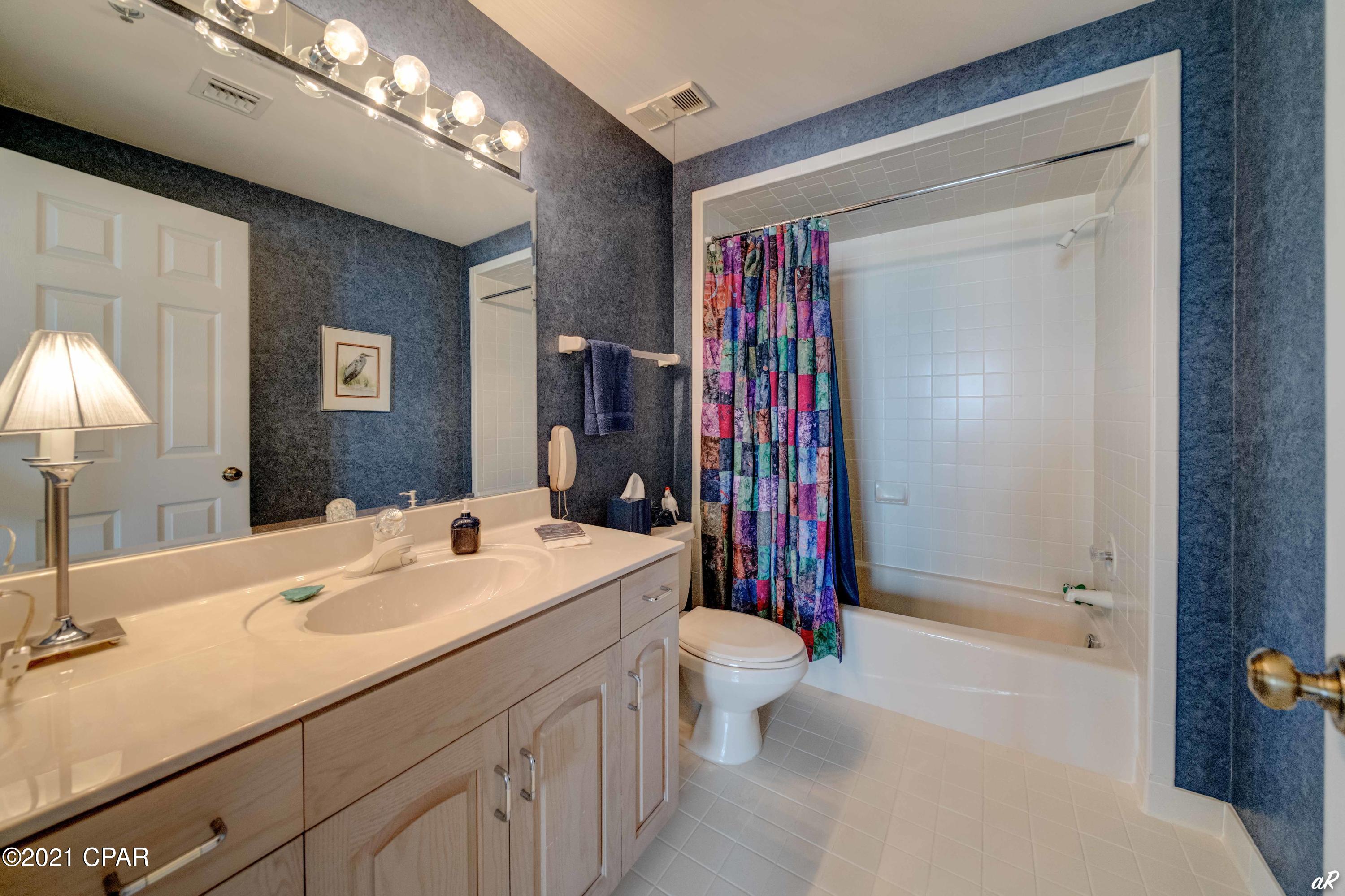 Summerwinds Condo - Residential