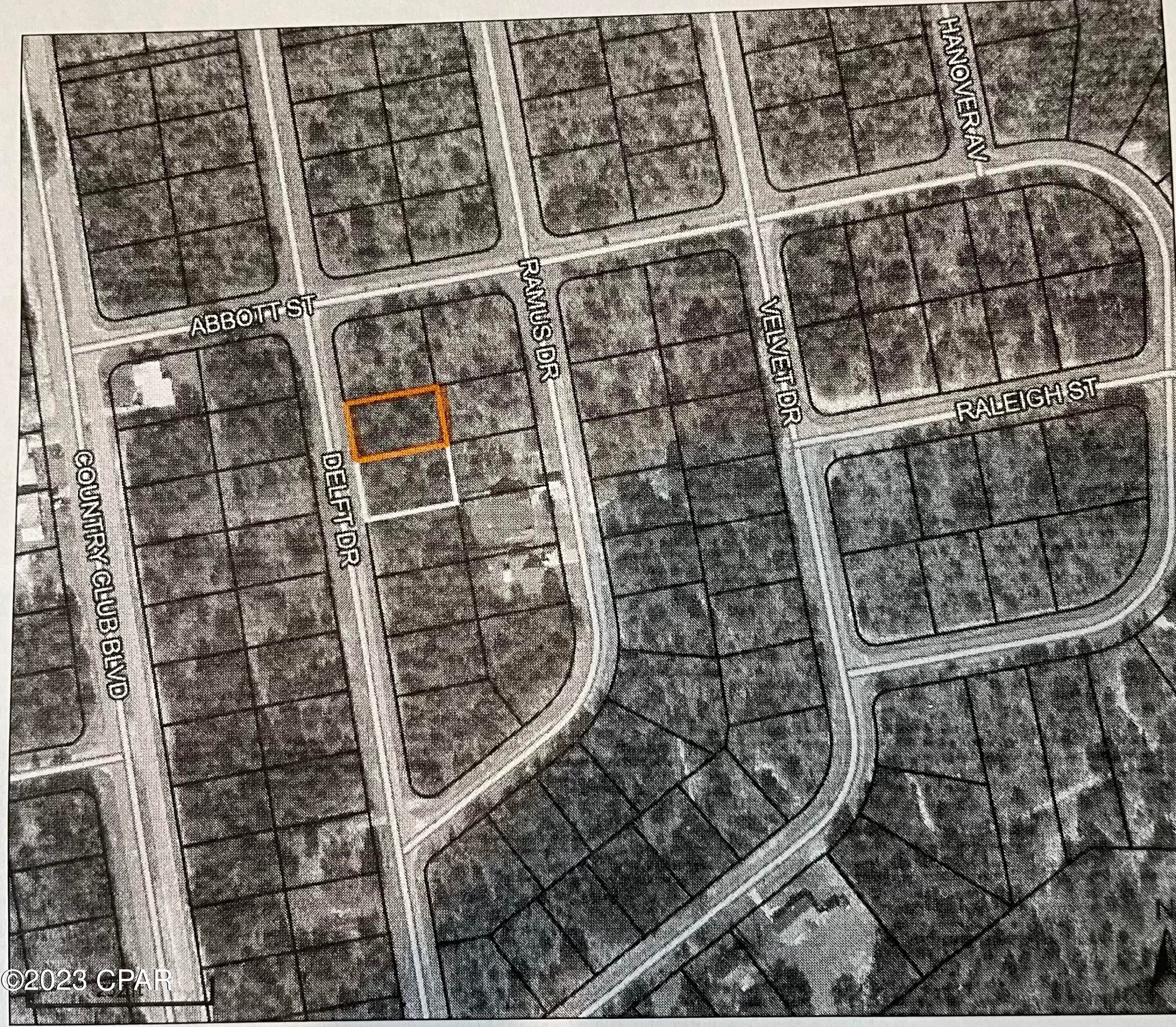Nice .23 acre  lot located in Sunny Hills Subdivision. Lot will accommodate all of your needs for a custom home, pool and plenty of space for a yard. Location allows for easy access to Hwy 77. This seller also owns the adjoining lot #3, also listed for $9900. Owner prefer to sell both together.