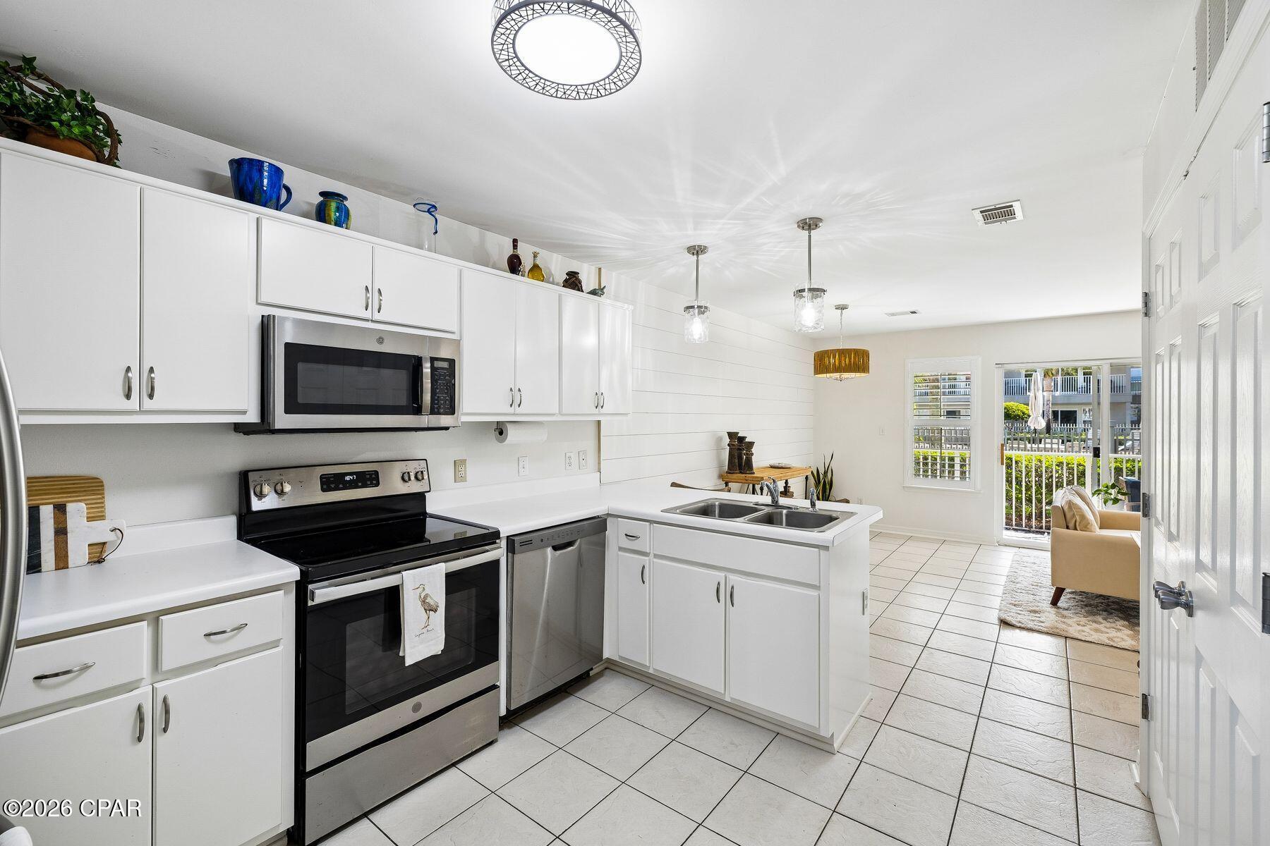 Rollin Tide Villas - Residential