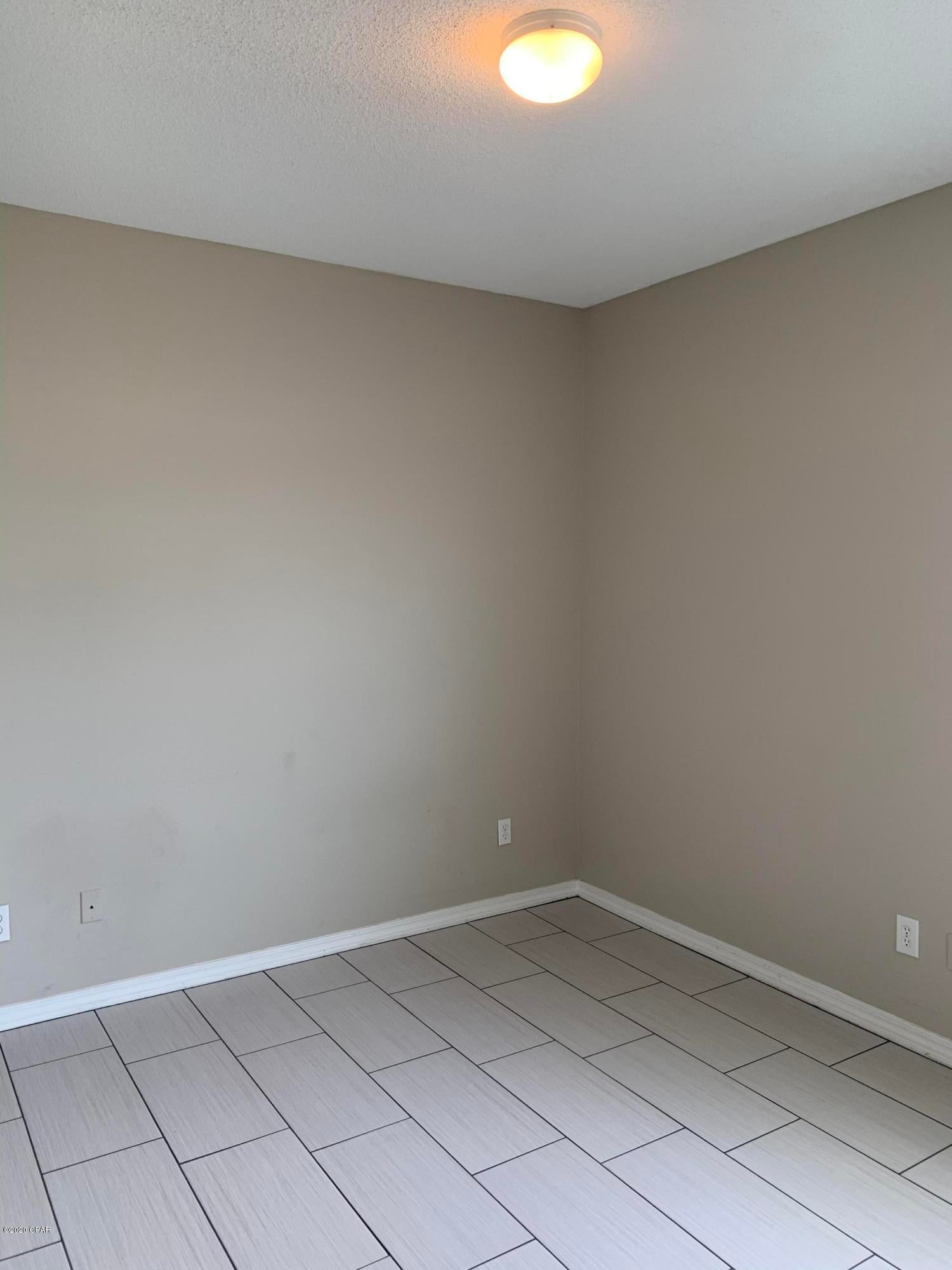 Hammocks Phase VI - Residential Lease
