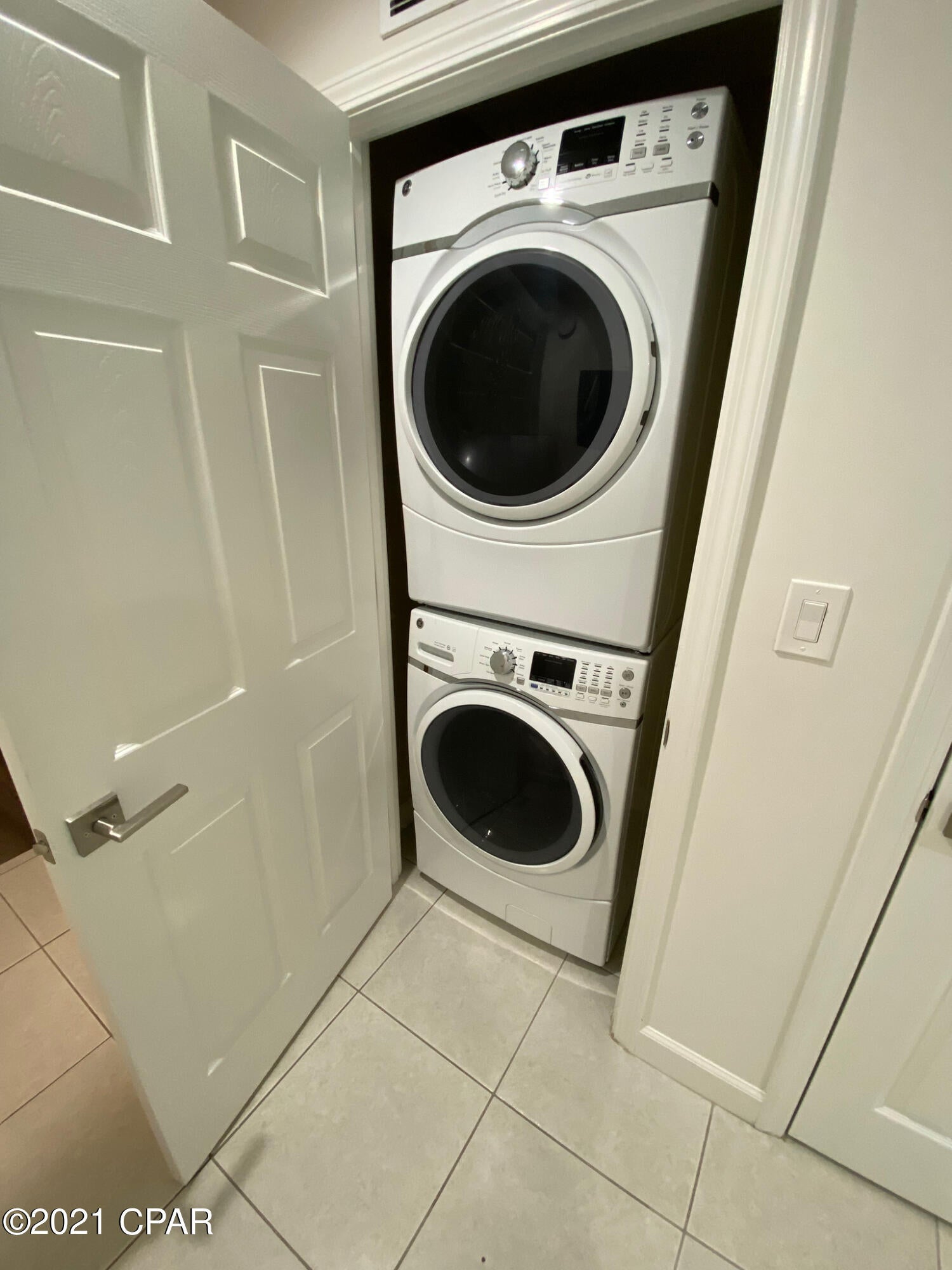 Splash Condo - Residential