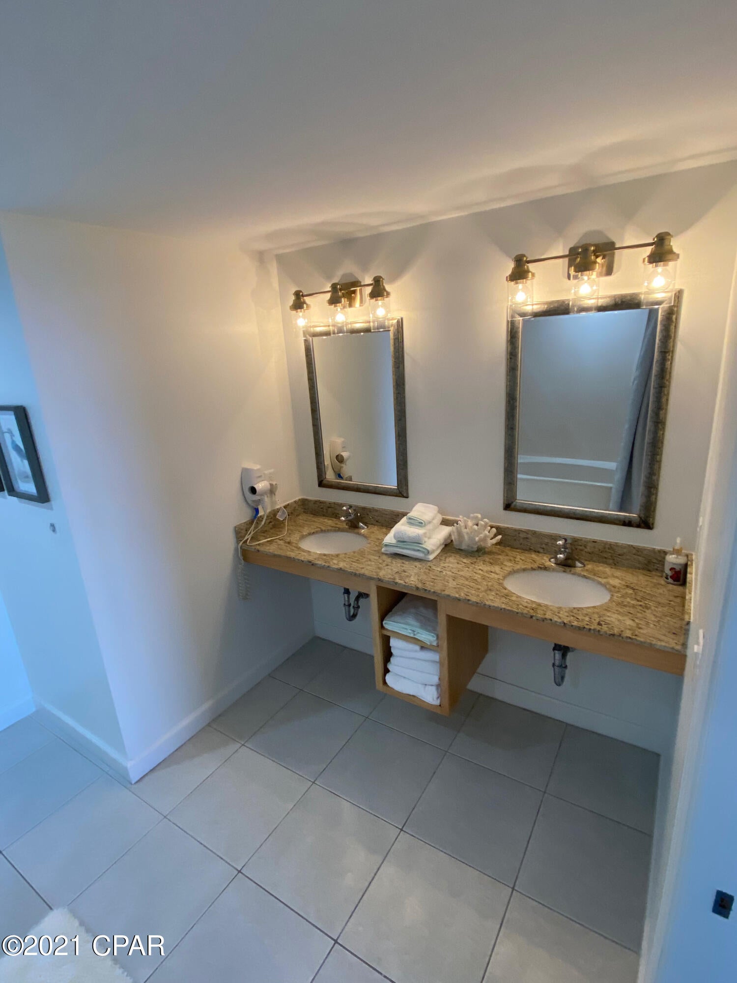 Splash Condo - Residential