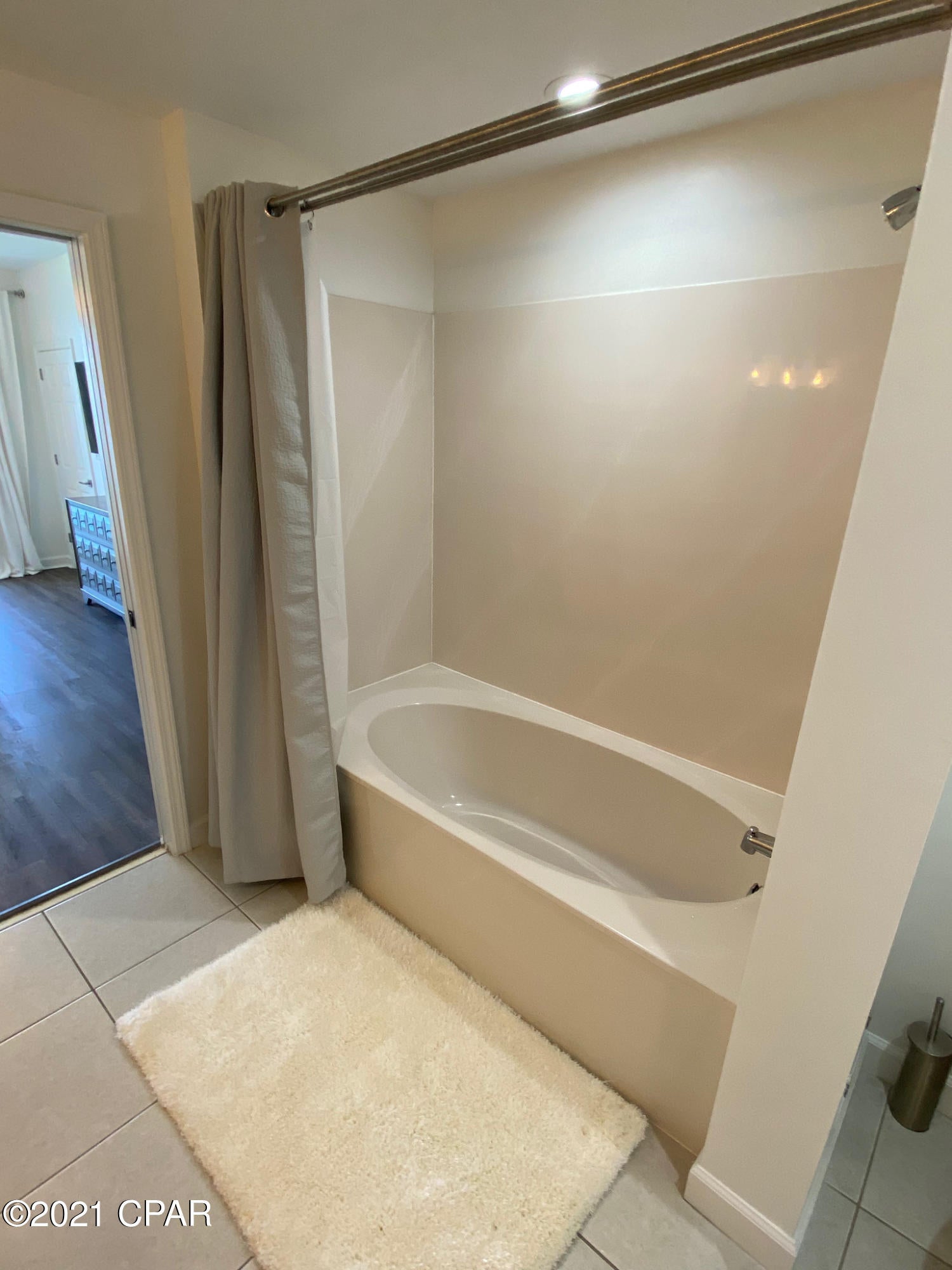 Splash Condo - Residential