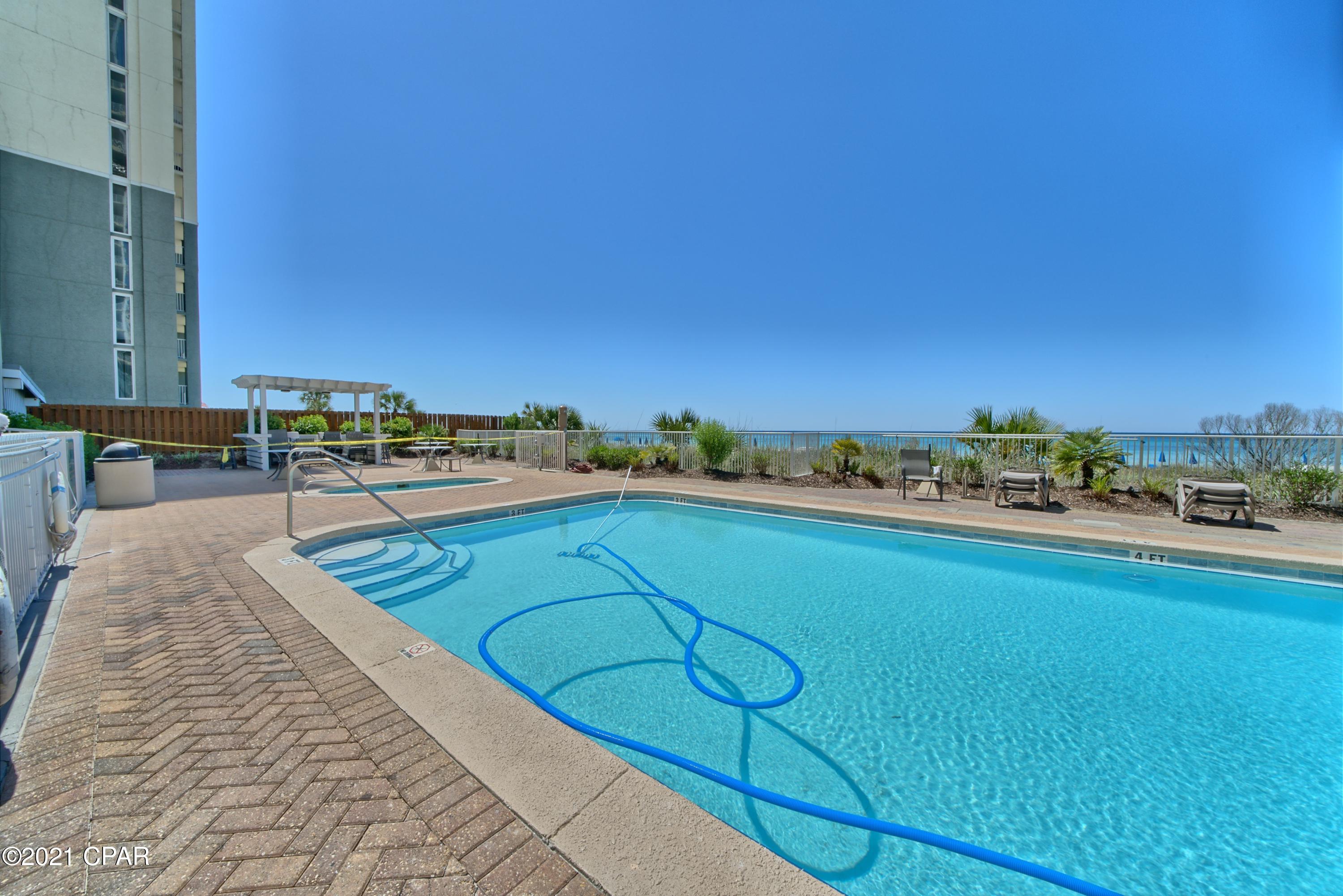 Twin Palms Resort - Residential
