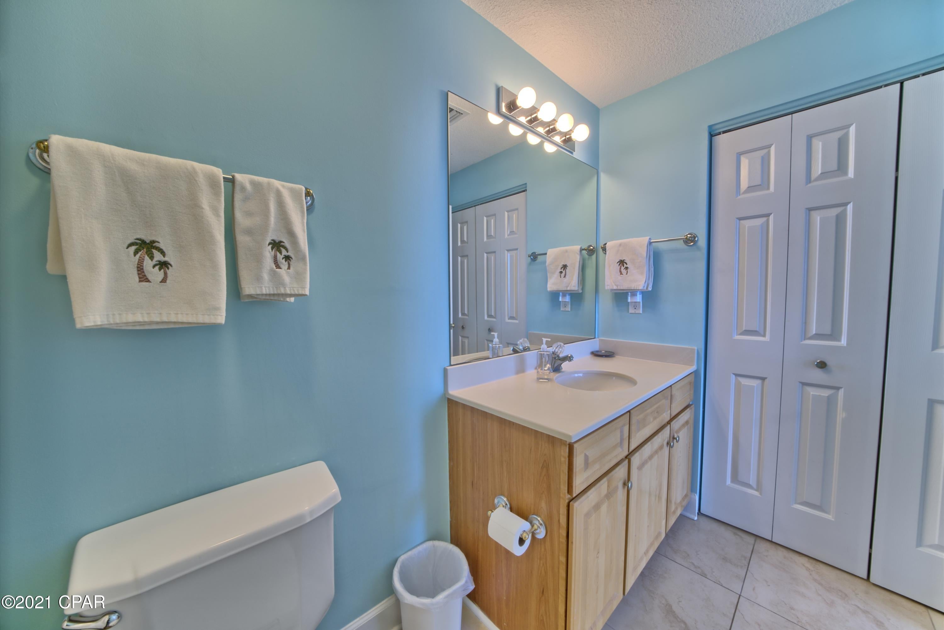 Twin Palms Resort - Residential