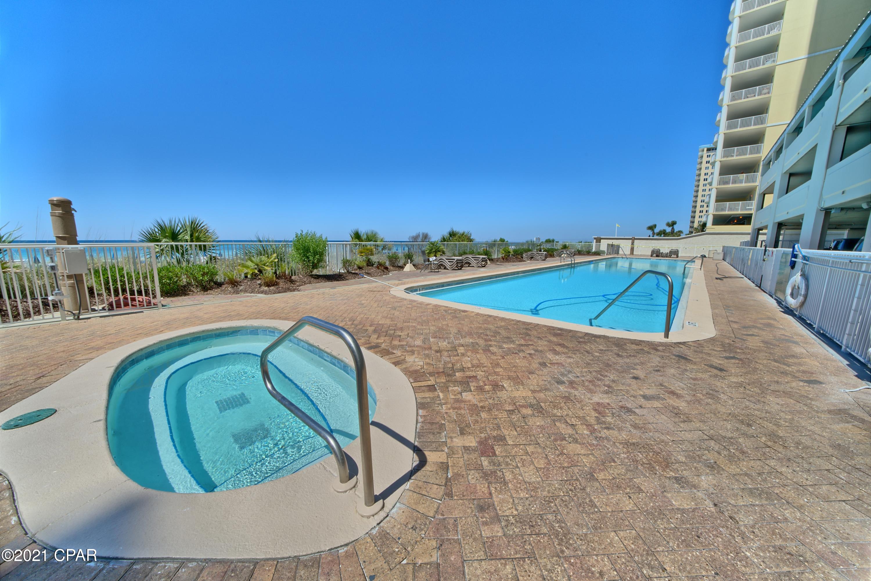 Twin Palms Resort - Residential
