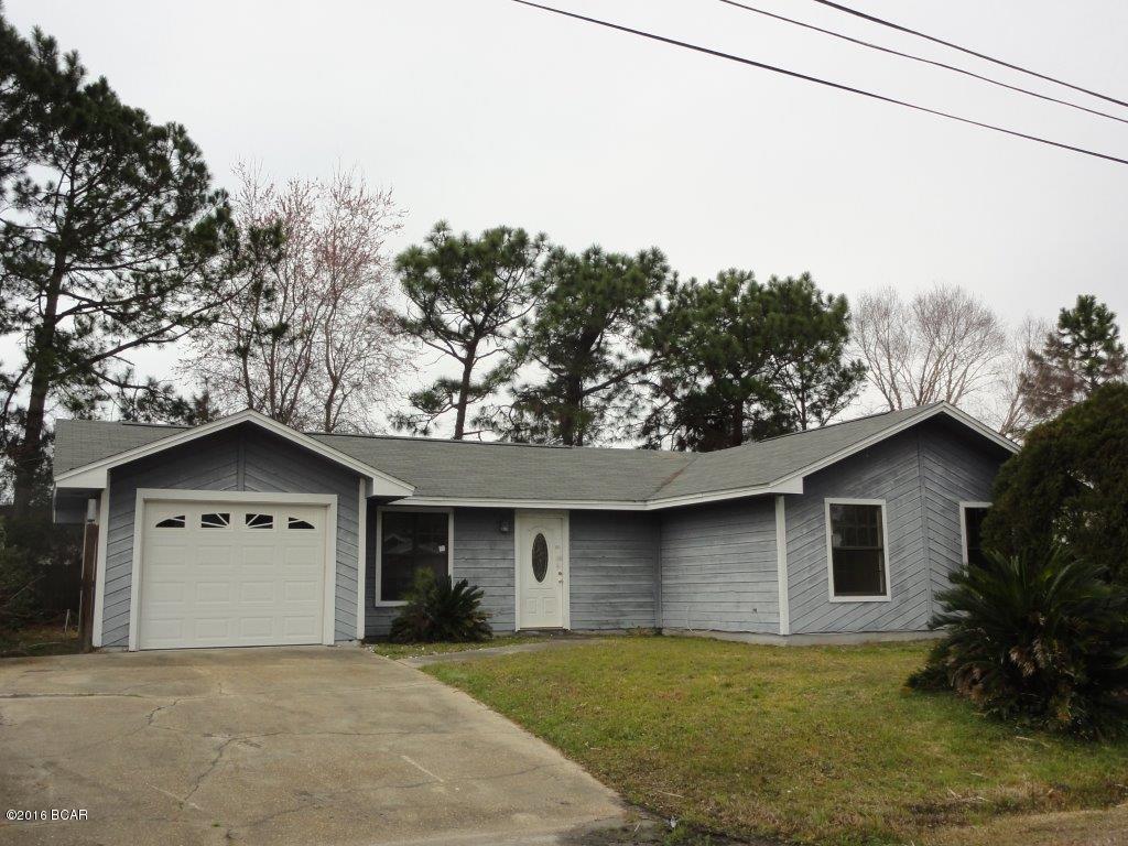 Ranch home located in North Beach Estates! Great location minutes from the beach, shopping, and dining! Living room with vaulted ceilings! Spacious master and secondary bedrooms! Kitchen features stained cabinets and white appliances! Separate dining area! Patio leads out to fenced backyard! A must see! Please show and submit your offer today!