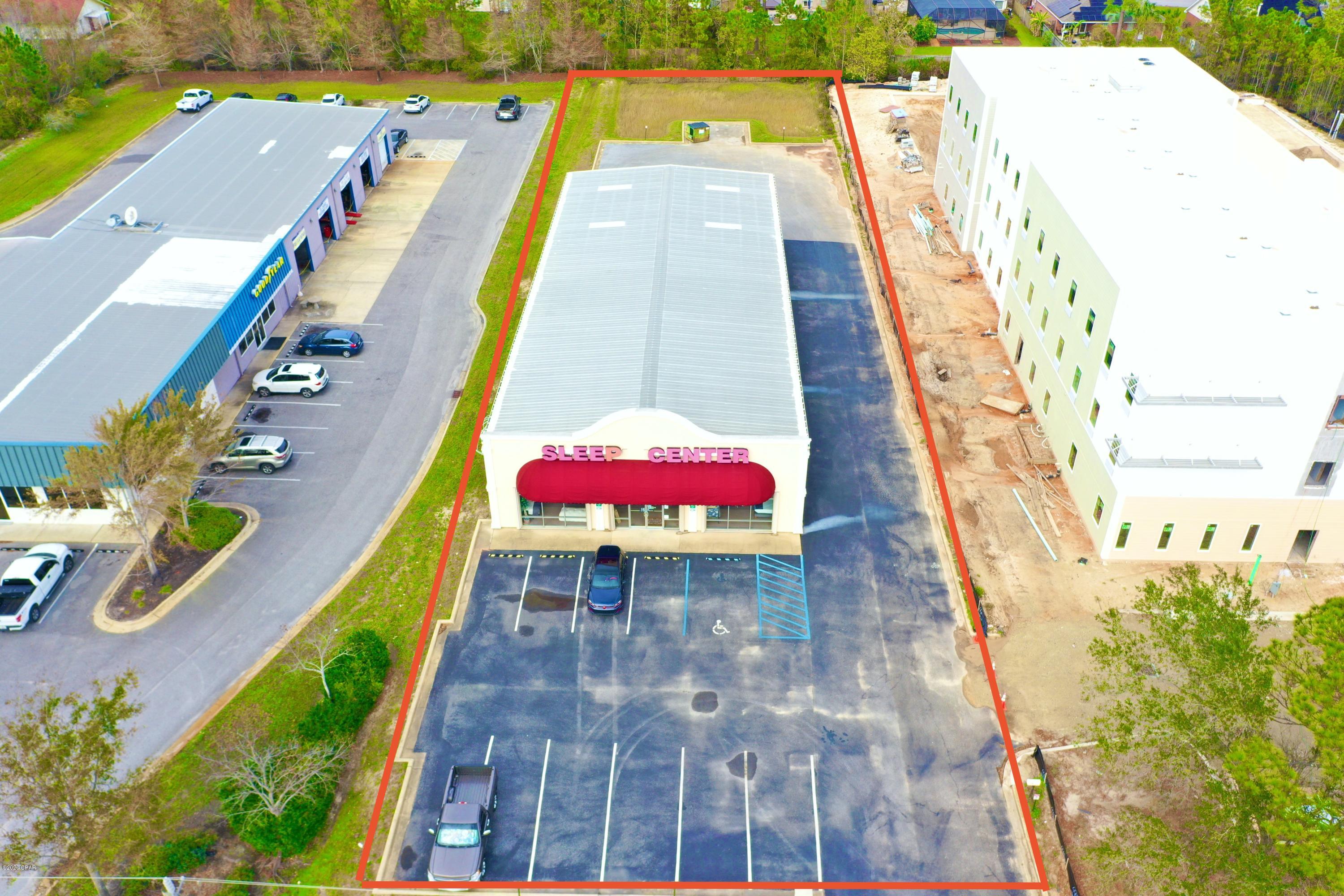 : 'CURRENTLY UNDER CONTRACT, SELLER ACCEPTING BACKUP OFFERS'Emerald Park Highway is free standing high visible, free standing retail building with large 4500 sq. ft showroom and 2500 sq. ft. of warehouse. With a easy access make it perfect for any retail store.  This property sits in a prime location in Miramar Beach with a traffic count of 48,000 plus a day.