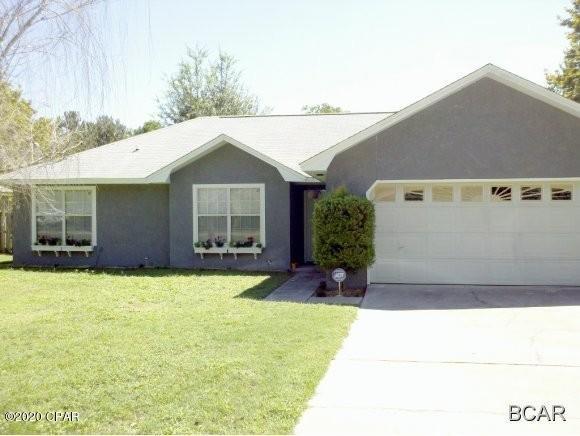 This split bedroom home features a great room with cathedral ceilings, an eat in kitchen, breakfast bar, separate dining room. Equipped with a washer/dryer connection. Master bedroom has double vanities, walk in closet, and a door leading to a patio. 2 Car garage.



*Gas hot water heater and furnace*



*All pets are a part of the application process and are subject to the homeowner's approval*