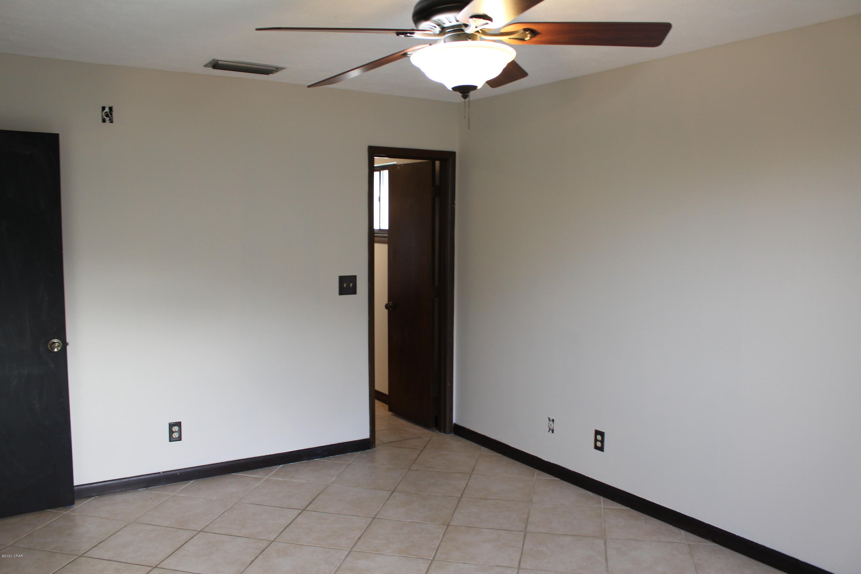 Forest Hills Unit 1 - Residential Lease