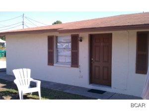 Great location for this 2 bedroom 1 bath unit (part of a triplex)only a few blocks to the beach. This unit has a livingroom/dining room combo with all tiles floors. Bedrooms have carpet. Lawn care, Water and garbage included.