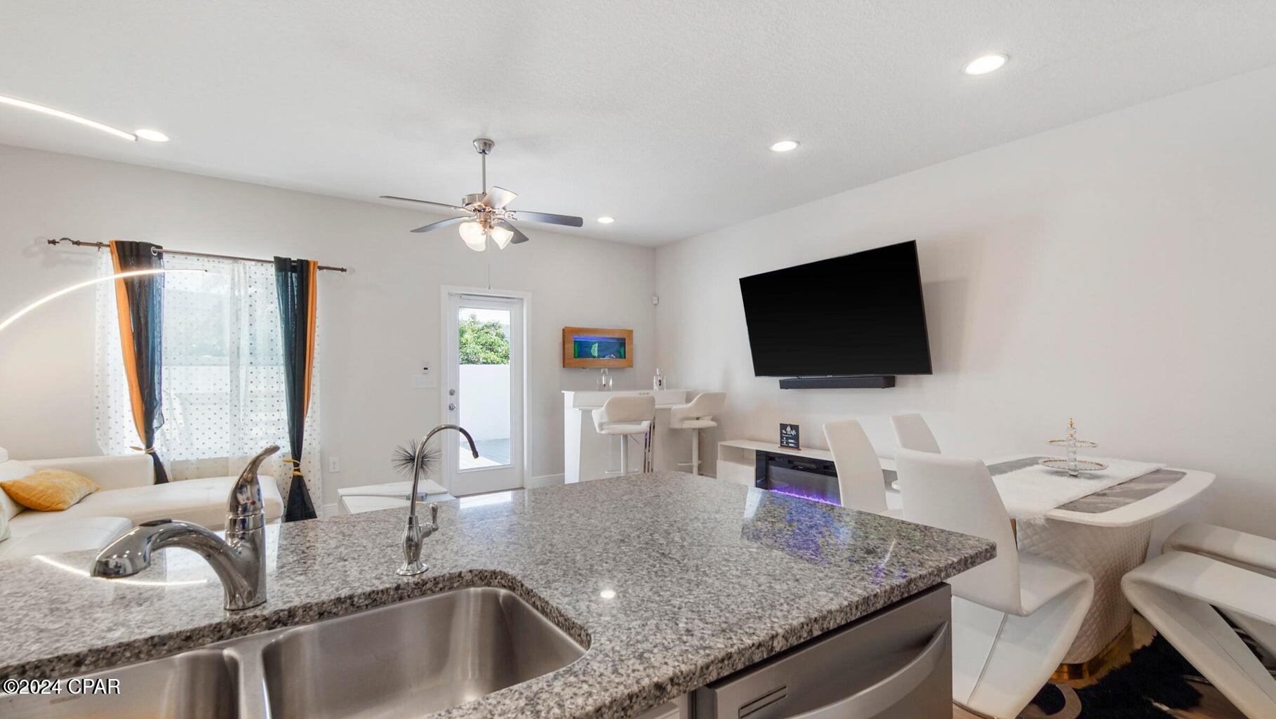 Hathaway Townhomes - Residential Lease