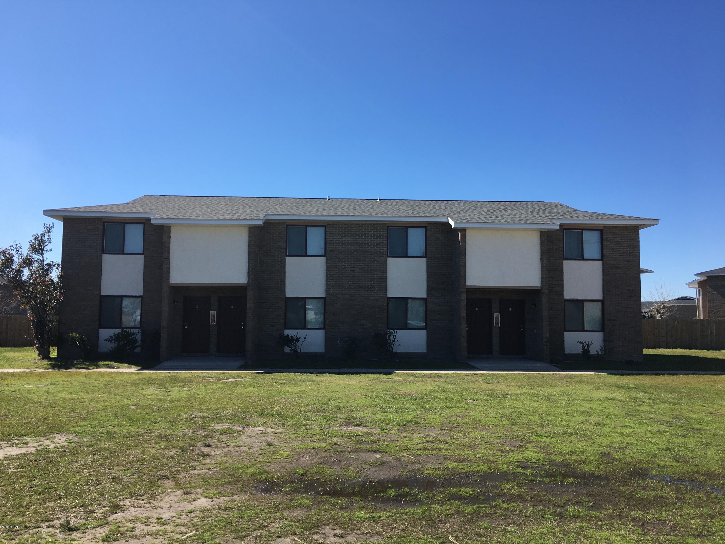 This 2 story Townhome offers 2 Bedrooms and 1 and a half Bath, located near TAFB.



*Includes water, sewer, trash, pest control, and lawn service*



*Storage room off covered back patio. No Washer/Dryer hookups*



*No Pets*