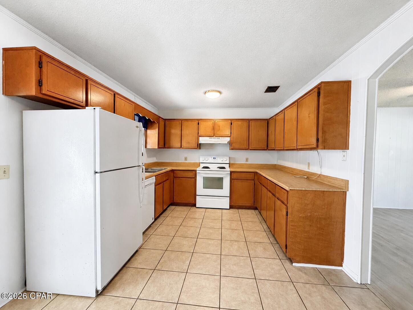 Laguna Beach 2nd Add - Residential Lease