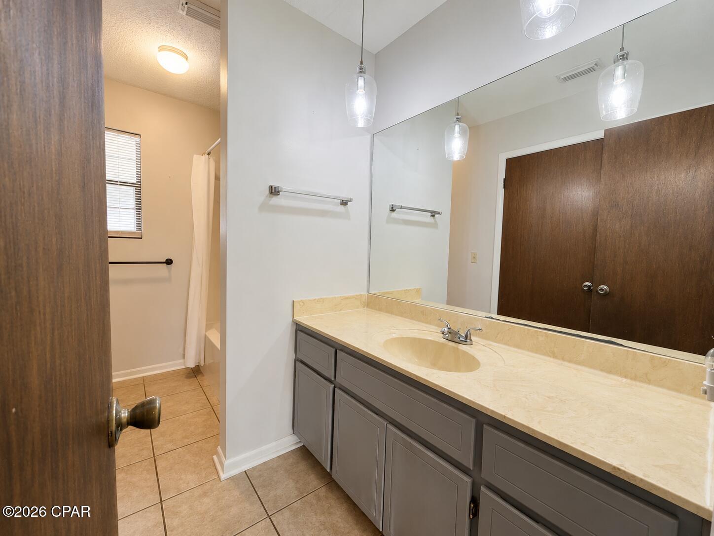 Laguna Beach 2nd Add - Residential Lease