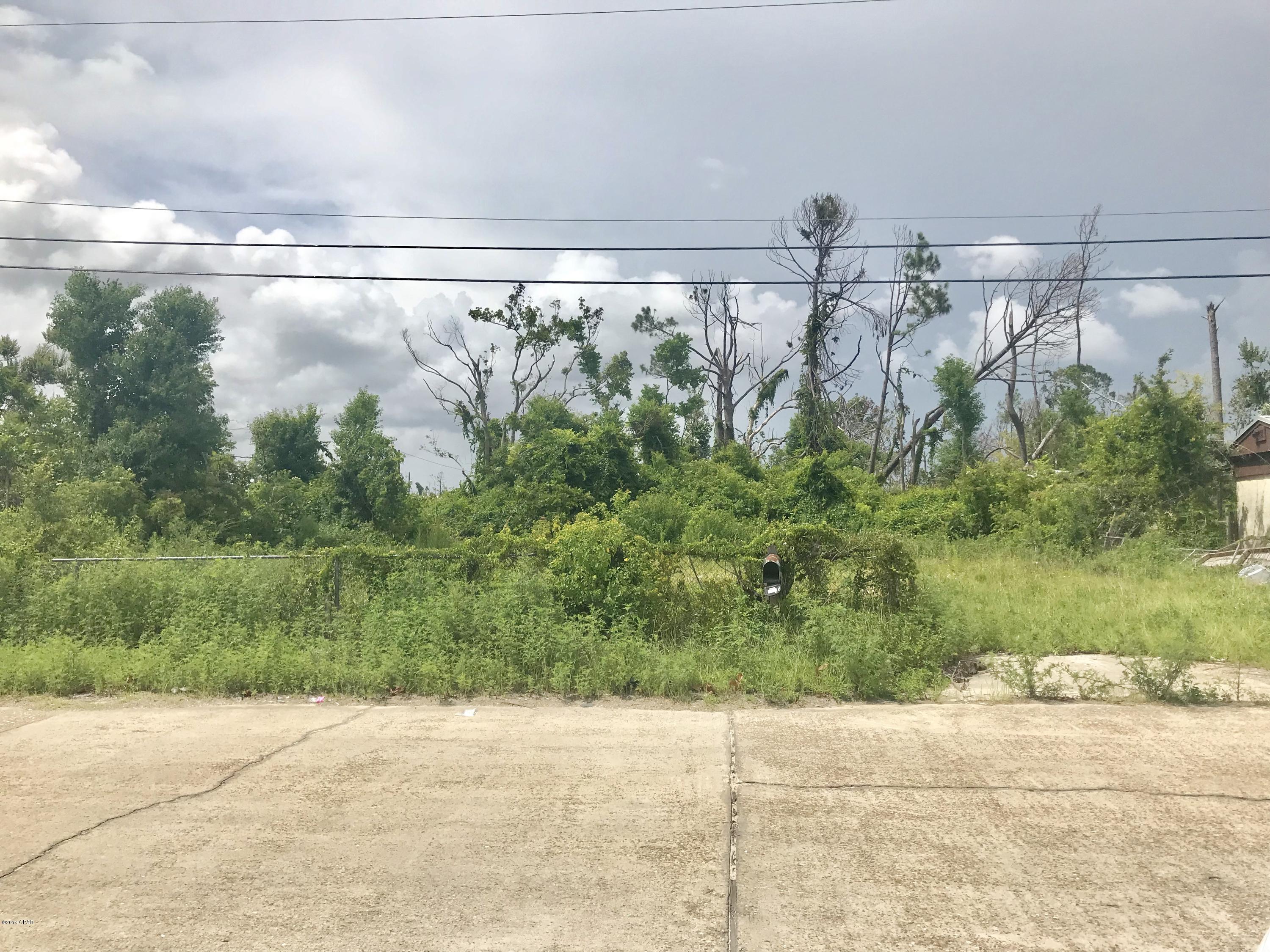 Centrally located lot convenient to shopping, restaurants, Tyndall AFB, schools, etc.  Home was removed  Aug 2018.  Lot is cleared and ready for your next home.  Mobile homes ok.