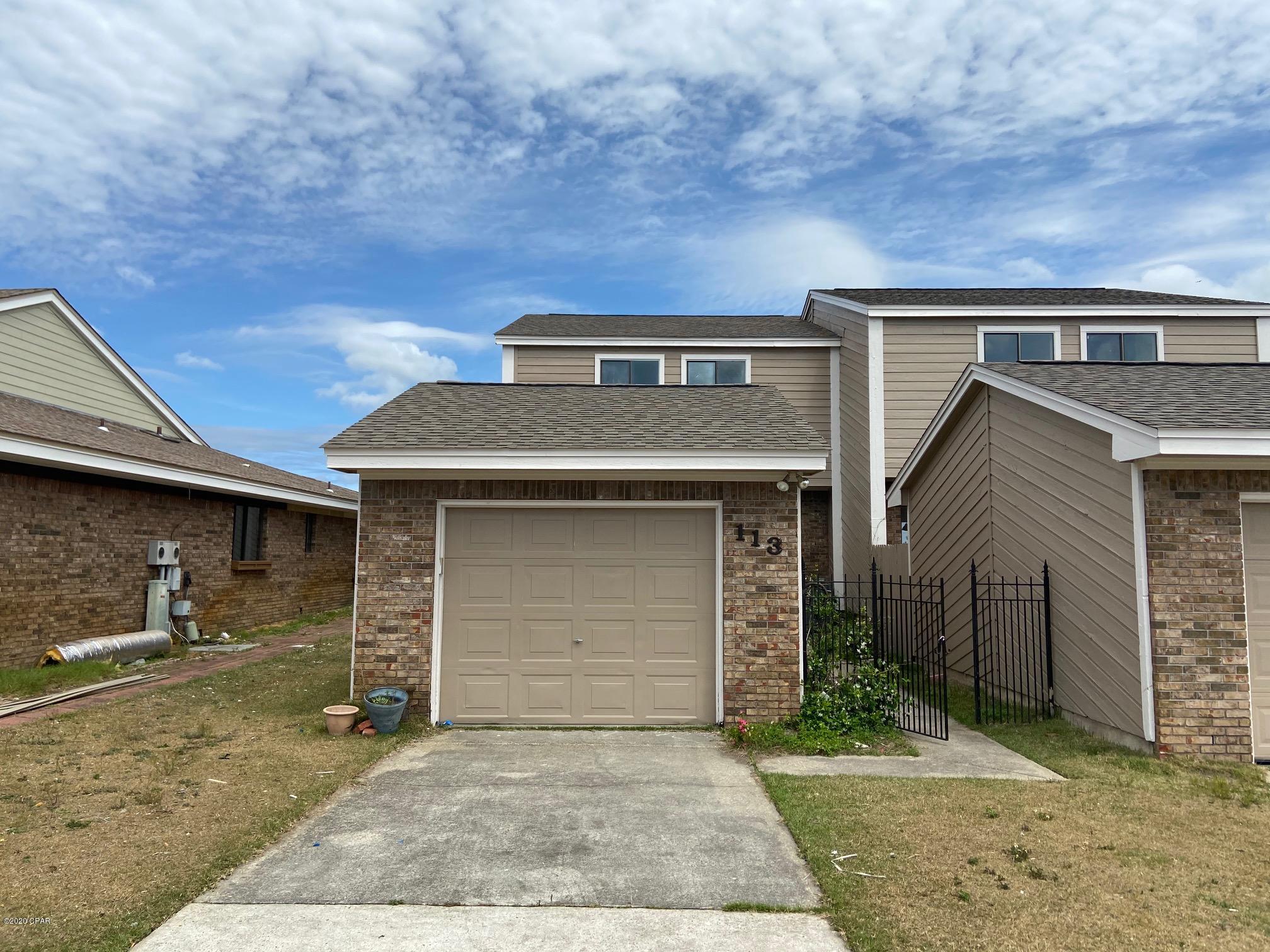 Centrally located lakefront house with a garage. You can boat and fish. HOA rules apply.  

Home comes with a chairlift for the elderly or for the handicapped. Chairlift maintenance is the Tenant's responsibility.

Pets allowed with a pet fee of $300. (one time) non refundable.

Application is $50/- non refundable.

Call 850-586-3305 to setup a time to take a look at the house.

Tenant pays utilities.

HOA fee paid by the landlord.