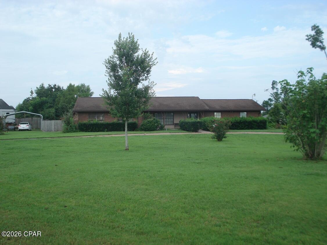 3bed/2ba, 3,900sqft. home with detached garage/workshop and in ground pool on 1 acre corner lot! Original garage converted to interior living space.
Detached garage/workshop has electric & water (toilet,sink & shower), washer/dryer (original hook-ups also in kitchen pantry). Home interior needs updating. All info taken from appraiser site, sizes approx., buyer to verify,if important.