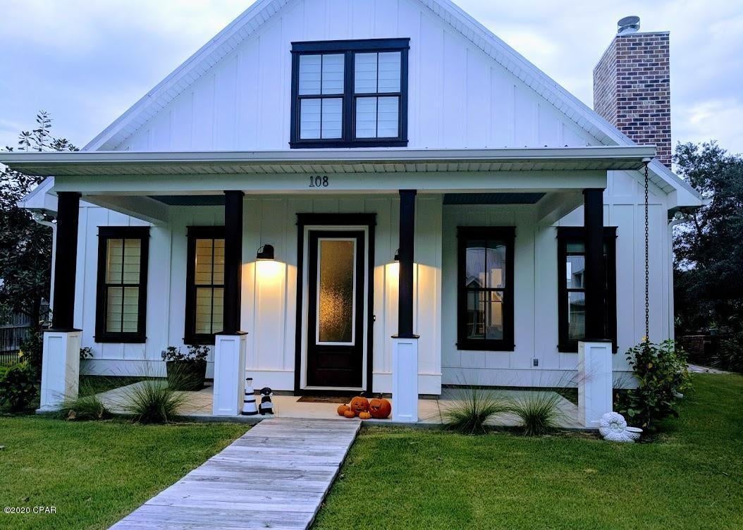 Beautifully updated 3 bedroom, 2 bathroom home on the west end of PCB!  $2495/month.  A must see.  Available for long term lease on or around 3/13/2020.