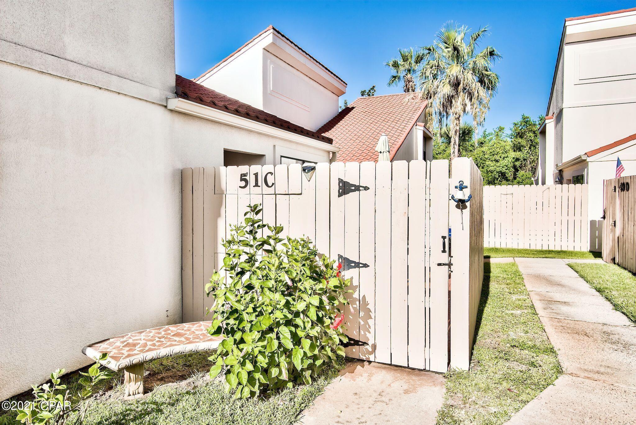 This beautiful townhouse, freshly painted with granite countertops in the kitchen, is located in ''position A'' of the popular Horizon South Community! Take a short walk to the sandy white beaches from this 2 bedroom, 2 baths, fully furnished townhouse. For more entertainment, enjoy the many amenities in Horizon South, including a clubhouse with pool tables and a fitness room; 4 swimming pools; 2 hot tubs; tennis courts; shuffleboard court; basketball court; horseshoe pits; mini-golf; and Horizon South Community beach access. Take a leisurely stroll down Front Beach Road to excellent restaurants and shopping. All information should be verified.