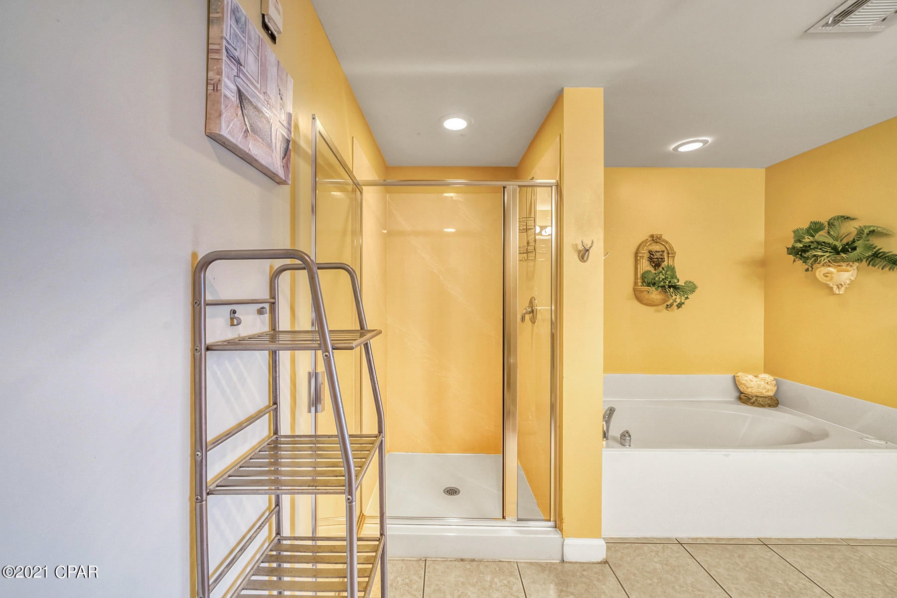 Splash Condo - Residential