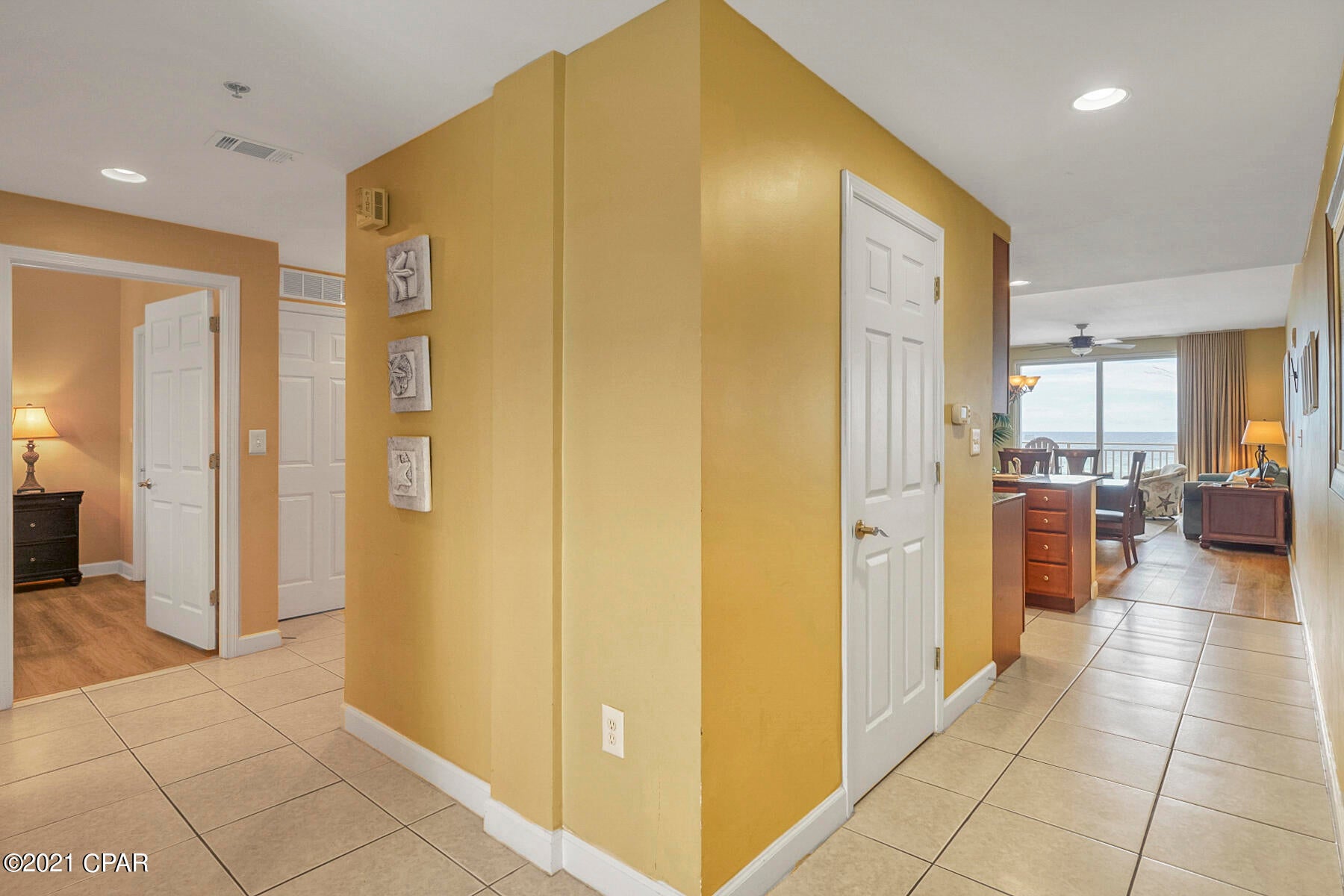 Splash Condo - Residential