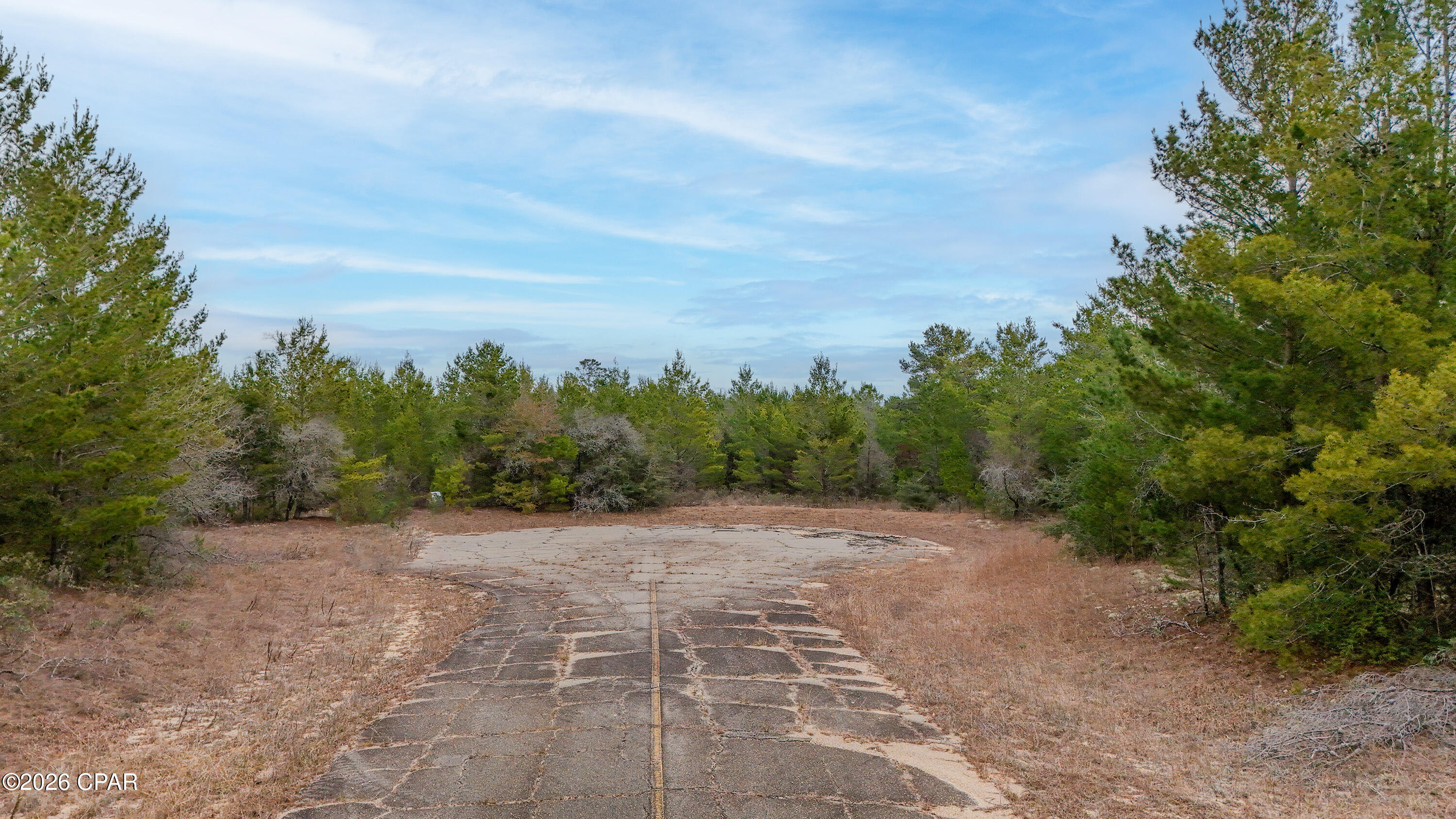 Build-ready vacant residential lot on Tassel Court in Chipley, Florida! Located on a quiet street, this parcel located in a peaceful setting, while still close to town amenities, has no existing structures. Start fresh and design exactly what you want! 
*Buyer to verify zoning, utilities, setbacks, and building requirements with Washington County. No prefabricated homes.