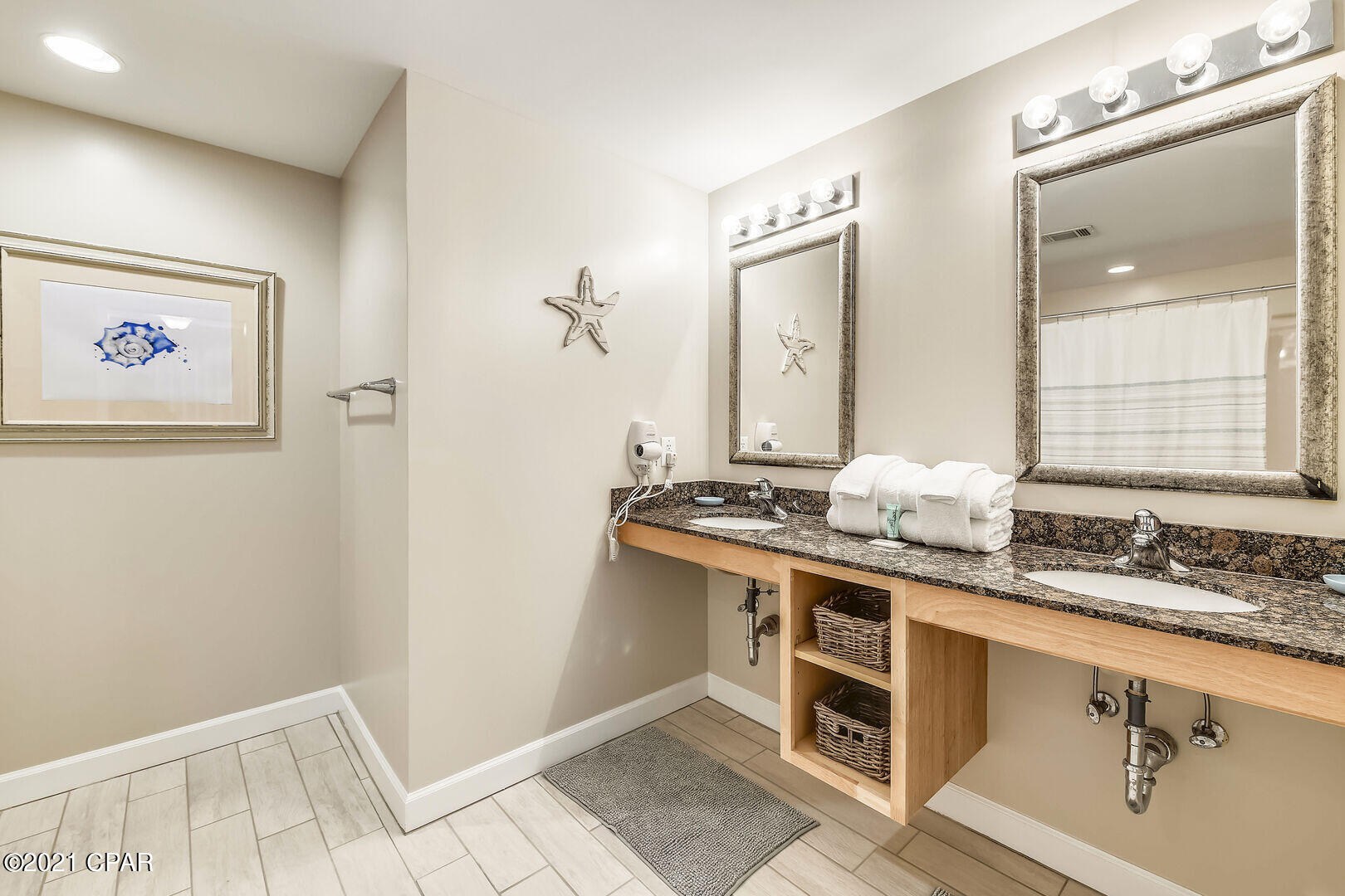 Splash Condo - Residential