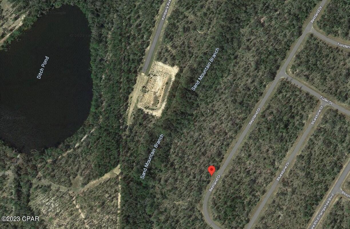 Nice building lots for single-family homes in the quickly growing subdivision of Sunny Hills!! ...what are you waiting for...Sunny Hills boasts the magnificent Sunny Hills Golf and Country Club!! No time frame to build in...homes only subdivision, no mobile homes...no HOA!! Come build your dream home now!! Don't miss out, call today!!!