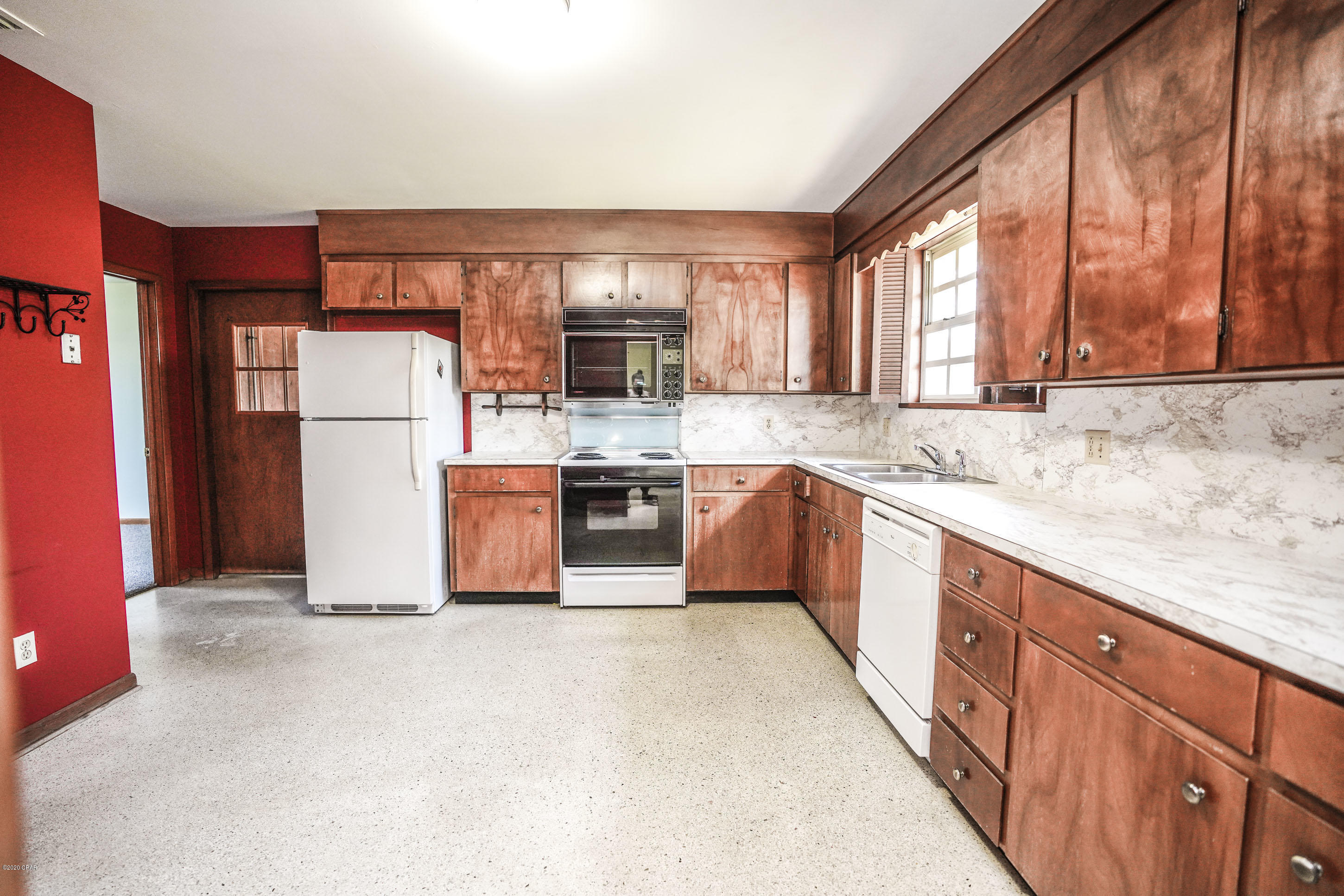 Woodlawn Unit 4 - Residential Lease