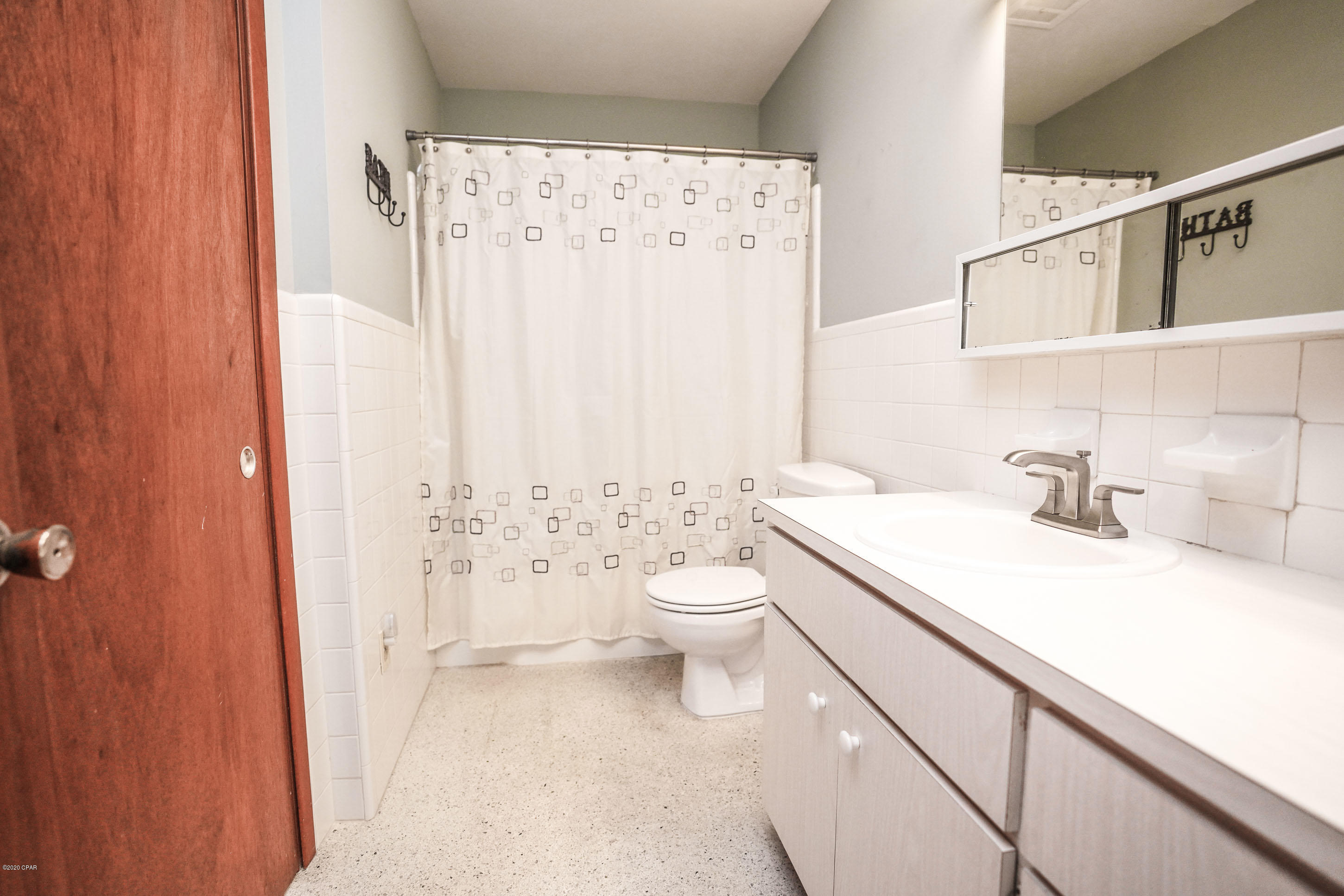 Woodlawn Unit 4 - Residential Lease