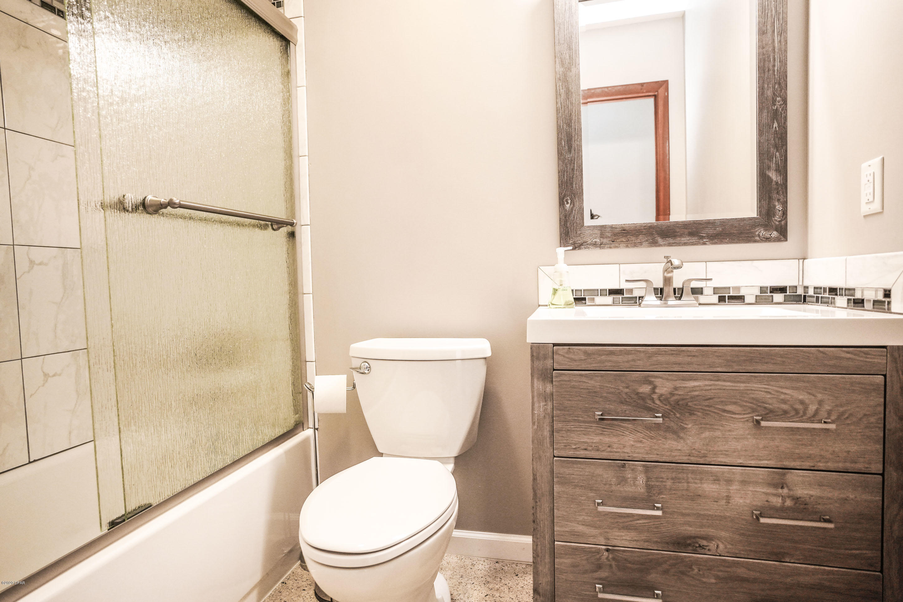 Woodlawn Unit 4 - Residential Lease