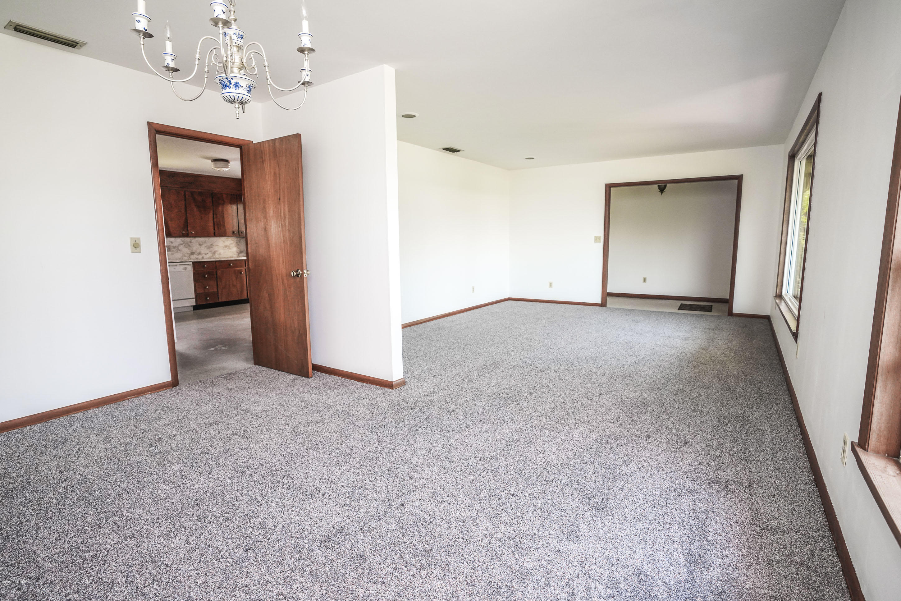 Woodlawn Unit 4 - Residential Lease