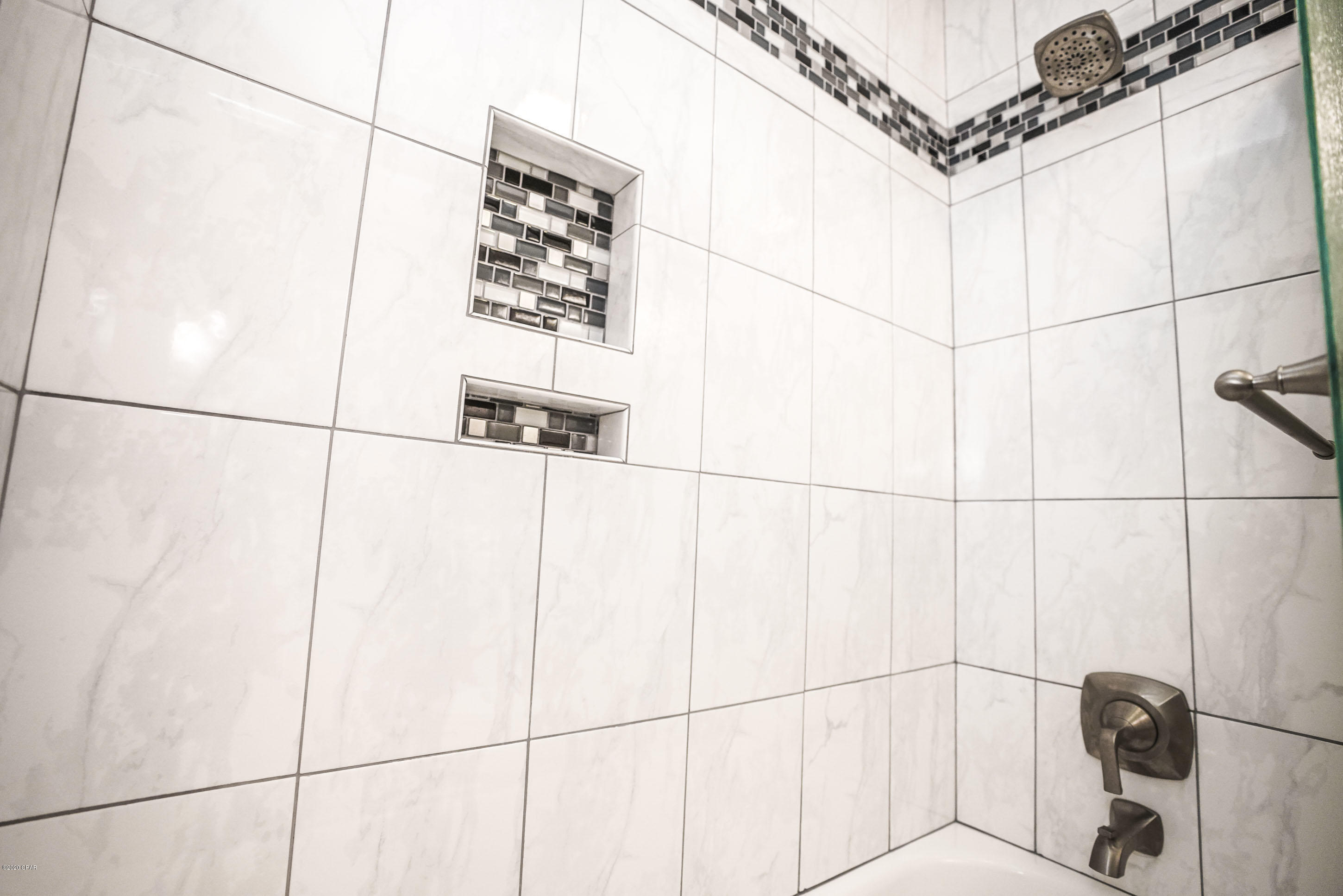 Woodlawn Unit 4 - Residential Lease