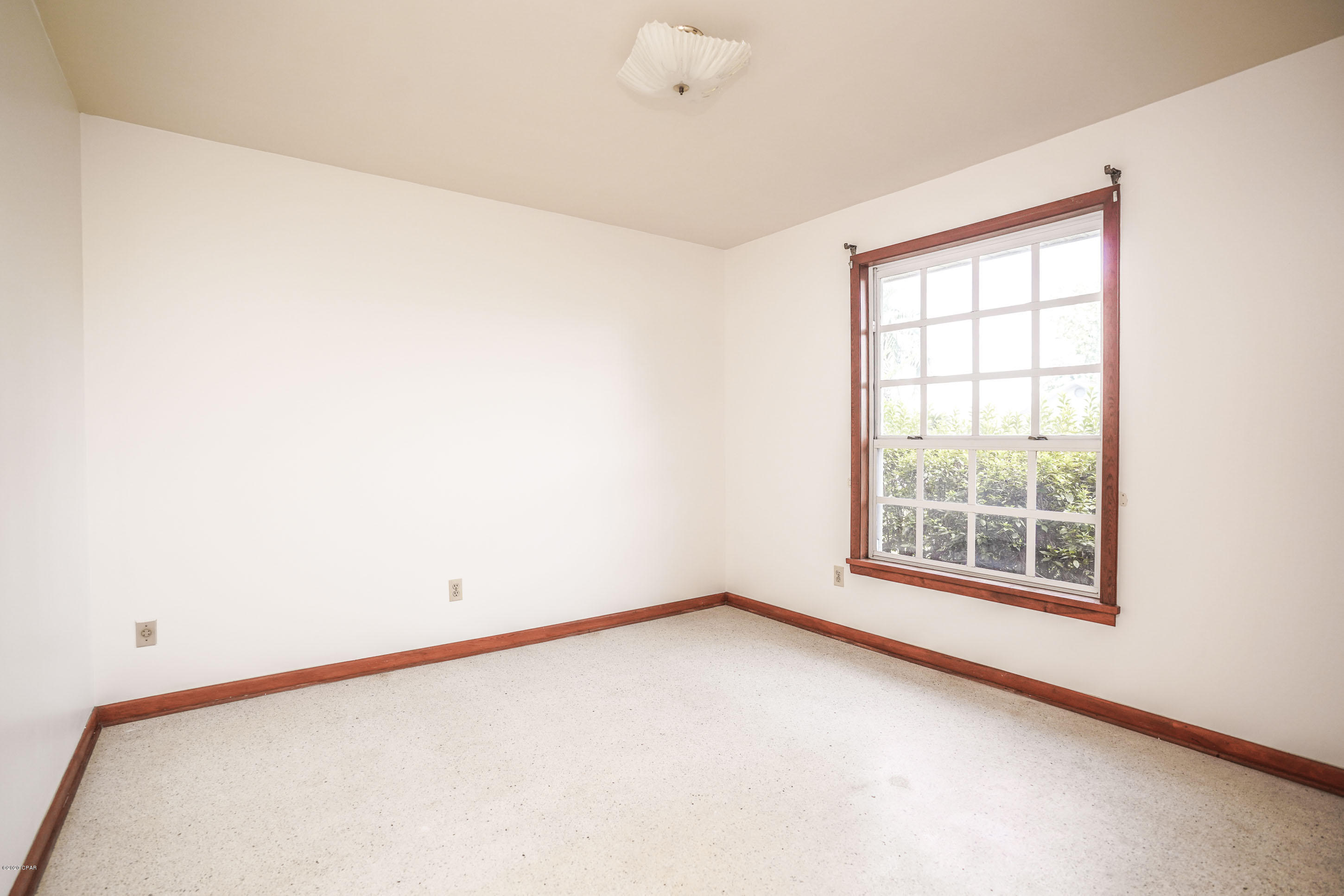 Woodlawn Unit 4 - Residential Lease