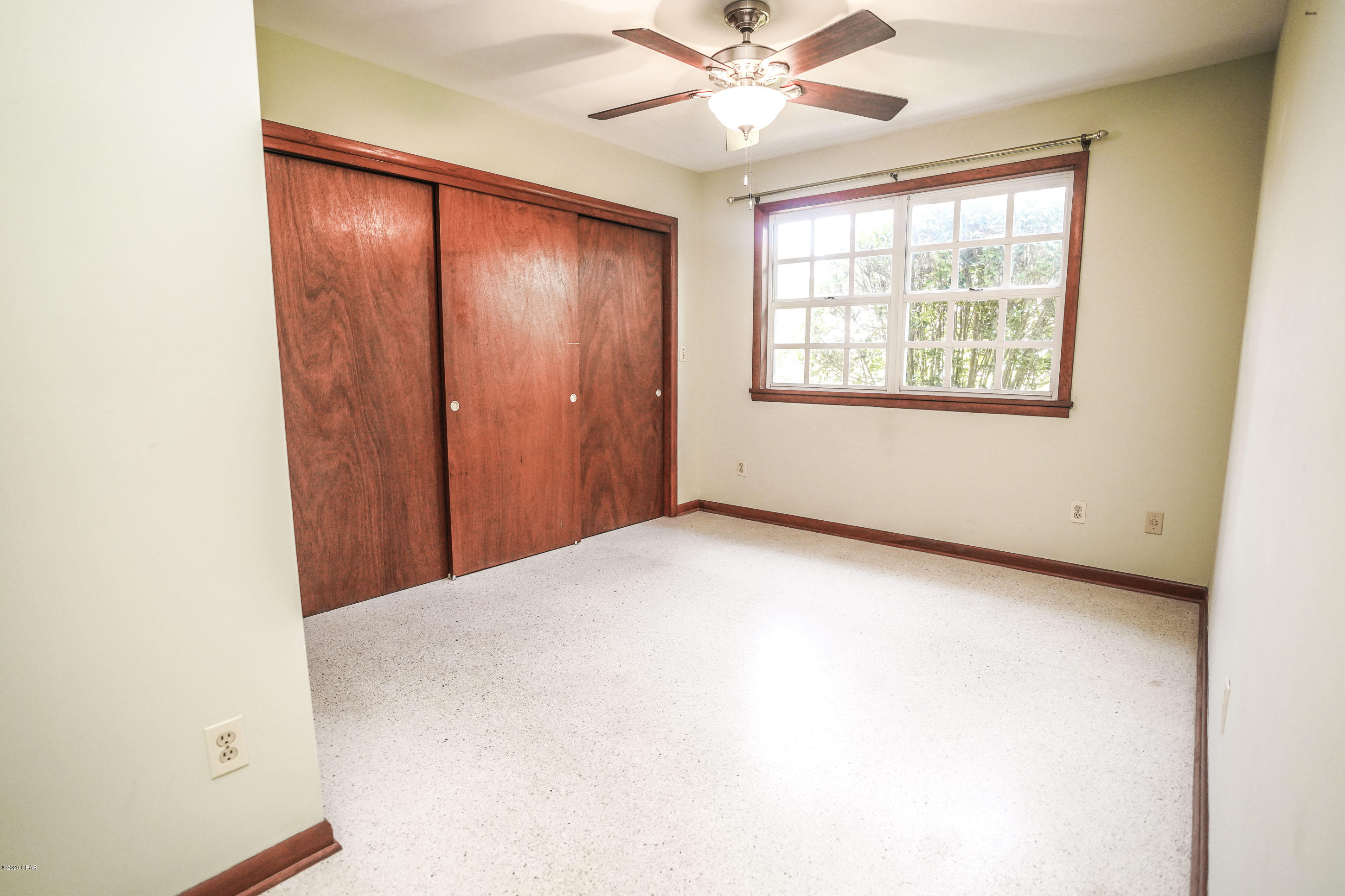 Woodlawn Unit 4 - Residential Lease