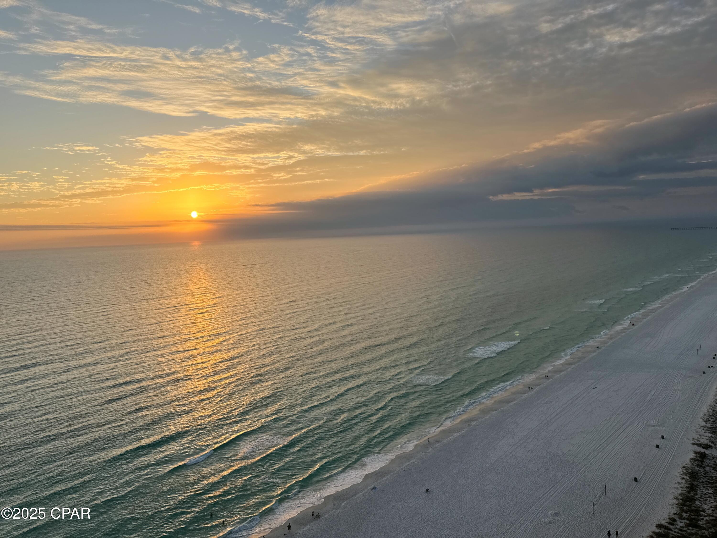 INCLUDES 5th FLOOR PARKING ...... TRUE GULF-FRONT PENTHOUSE.   Beautiful 1bd + Bunkroom with 2 full bathrooms.  One uniform floor through-out.   Stainless Steel appliances.  FULLY FURNISHED AND RENTAL READY.   Make sure to get this one on your list to see.