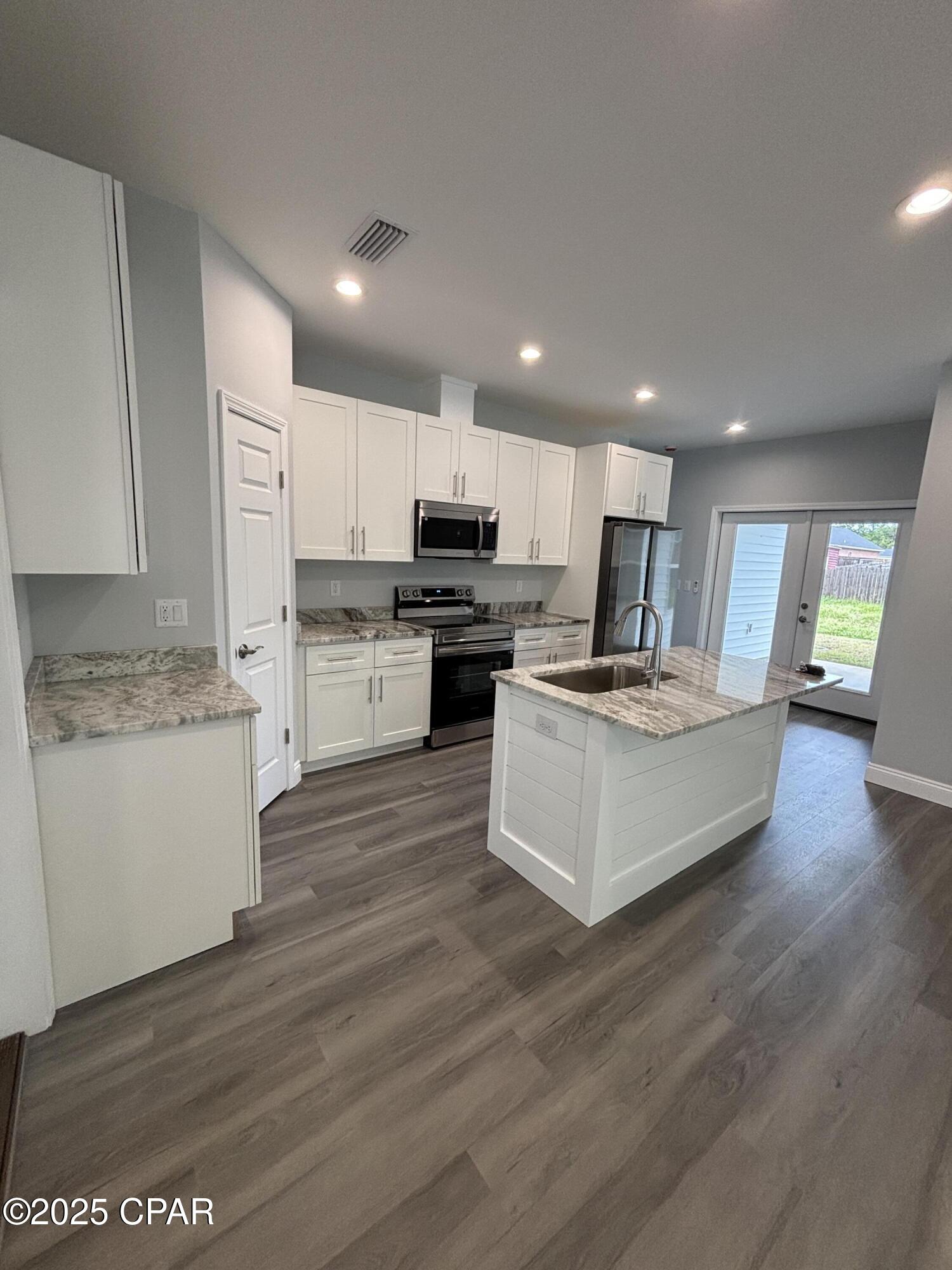 [No Recorded Subdiv] - Residential Lease