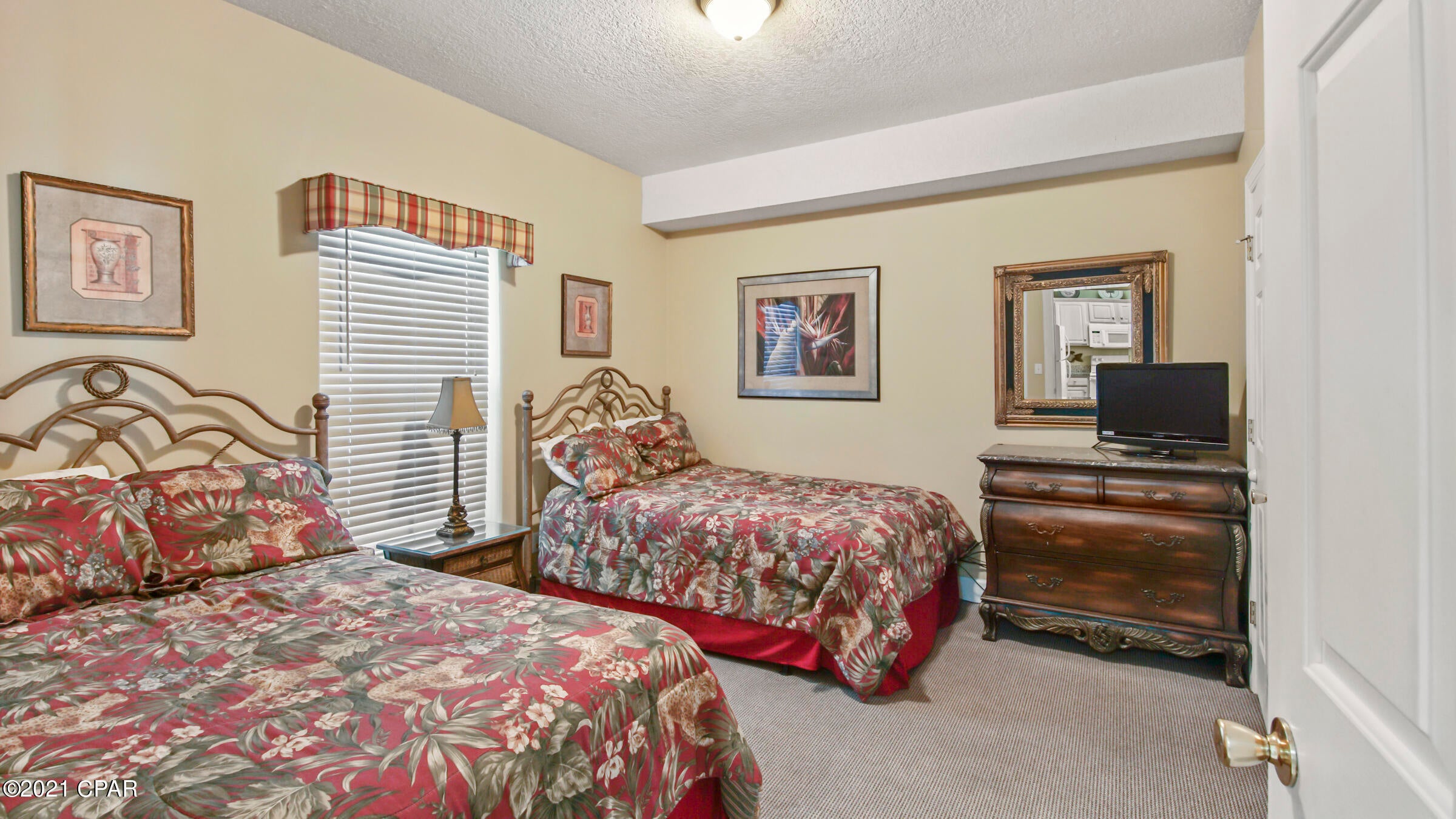 Twin Palms Resort - Residential