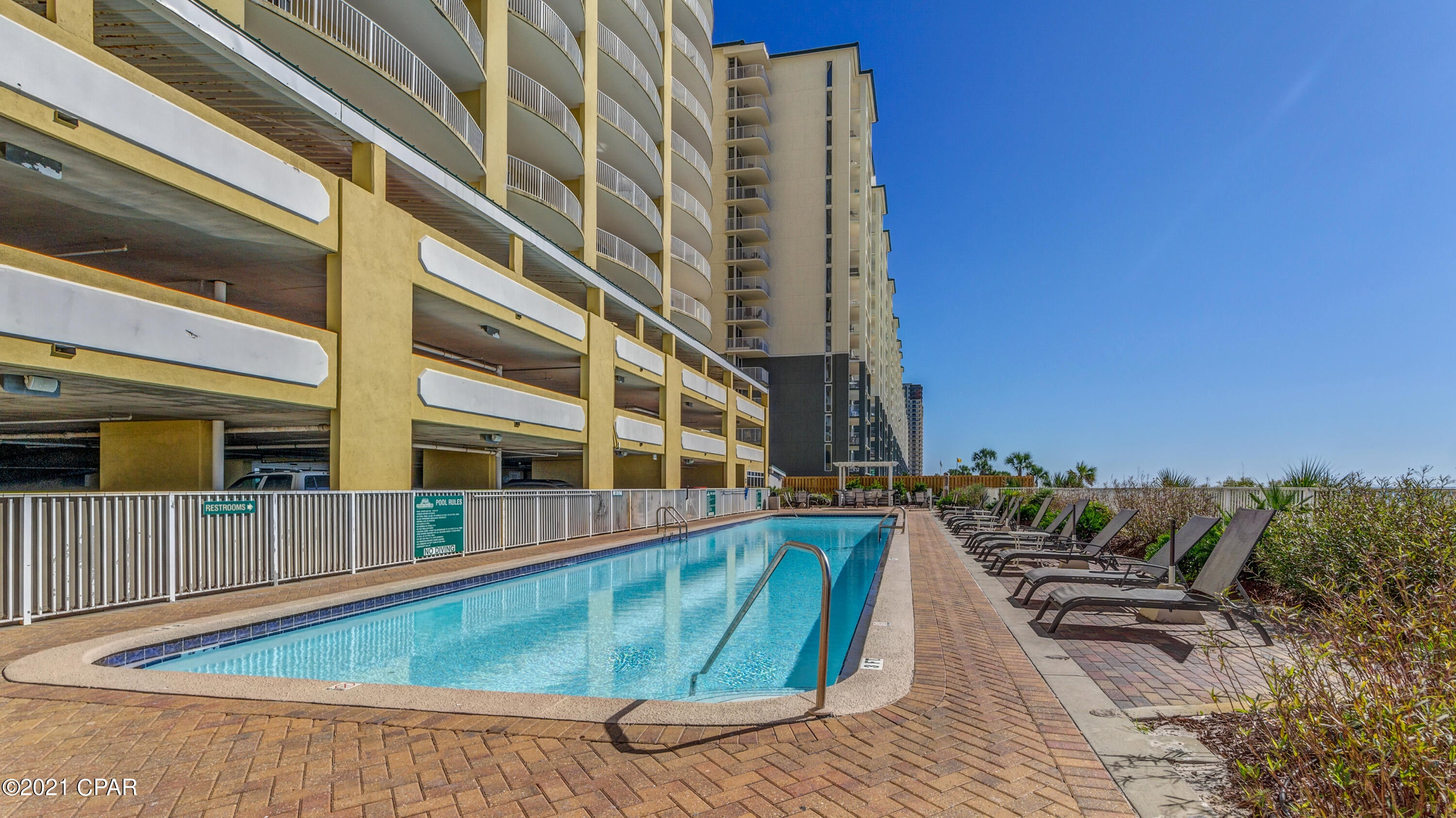Twin Palms Resort - Residential