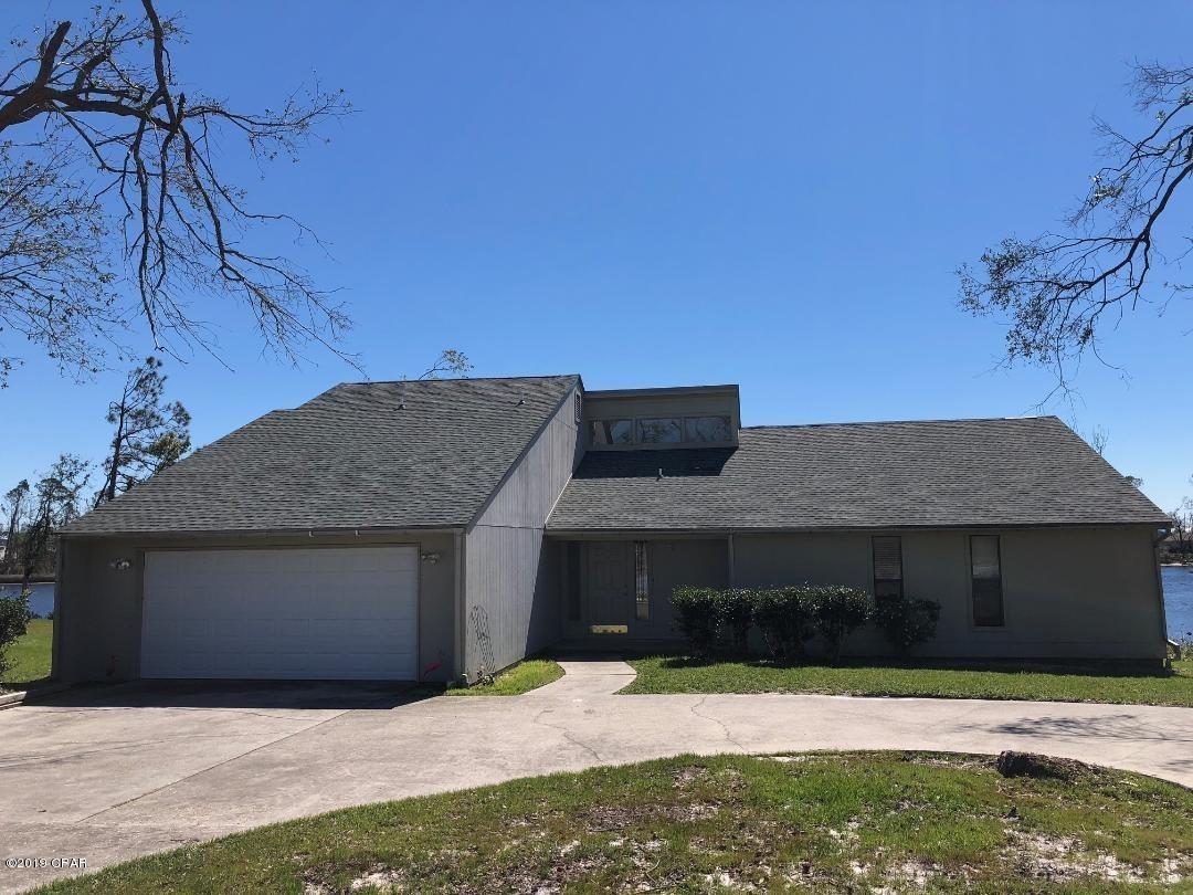 WATERFRONT!Large 3bd, 2.5ba home with big open floor plan and lots of living/dining room. See pics. Breakfast bar, wood-burning fireplace. 2 car garage. Large open deck on back of house over-looking Callaway Bayou. Pets OK with certain restrictions & deposit.