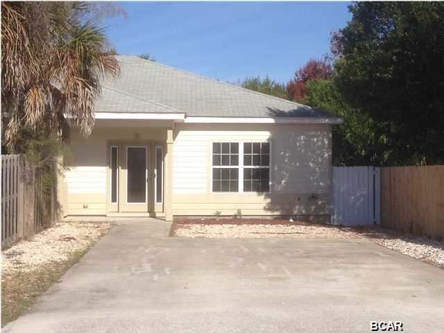 What a great opportunity for a first home, downsizing, vacation home or rental, this very newly updated 2 Bedroom 2 Bath. The Seller has not spared any expense in their updating. The house has 9ft ceilings and travertine tile throughout, kitchen has all new stainless steel Whirlpool appliances complimented with black granite kitchen countertops, the bathrooms both have black granite vanities with new fixtures and hardware. The back yard is completely fenced with a nice privacy fence, this unit has been well maintained and is in excellent condition with low maintenance Hardi sidings. Local shops, restaurants and beach are all within a short walk.