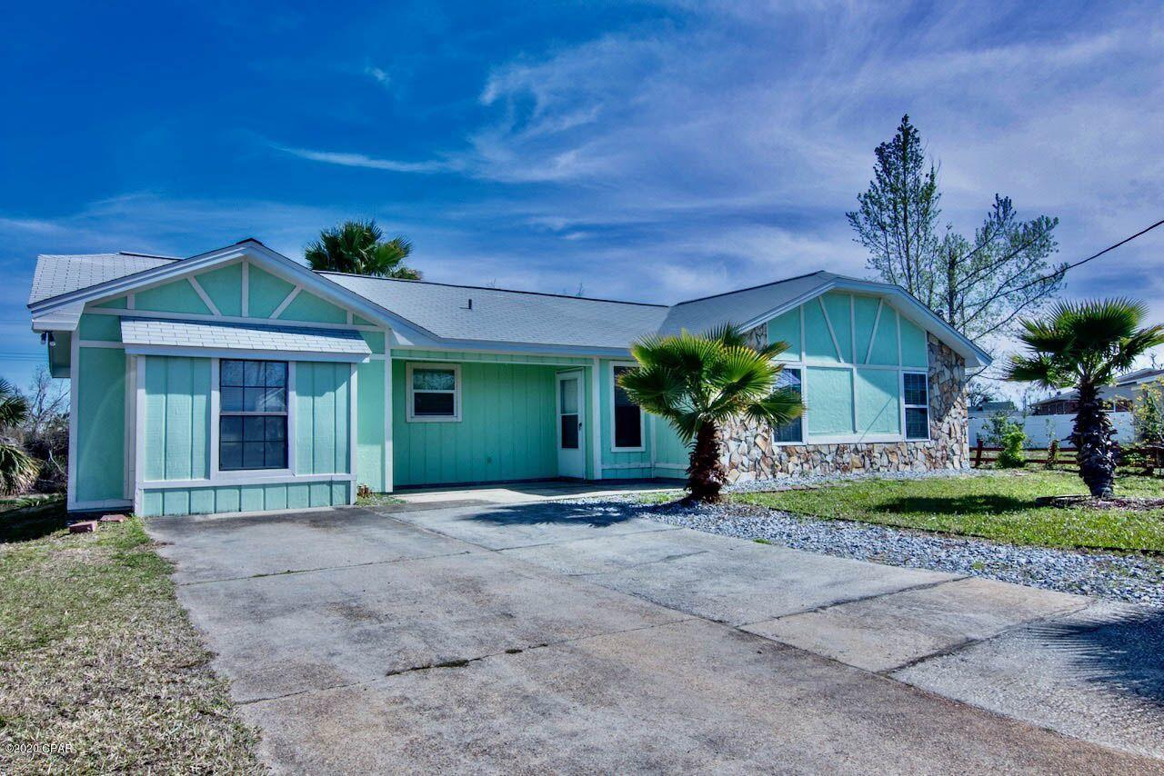 *25% off deposit for active military*



This waterfront home offers 3 Bedrooms and 2 Baths. Eat in kitchen features a breakfast bar, laundry room equipped with a washer/dryer connection.Large walk in closet in the master bedroom. Deck in the backyard overlooking the water.



*All pets are a part of the application process and subject to the homeowners approval*