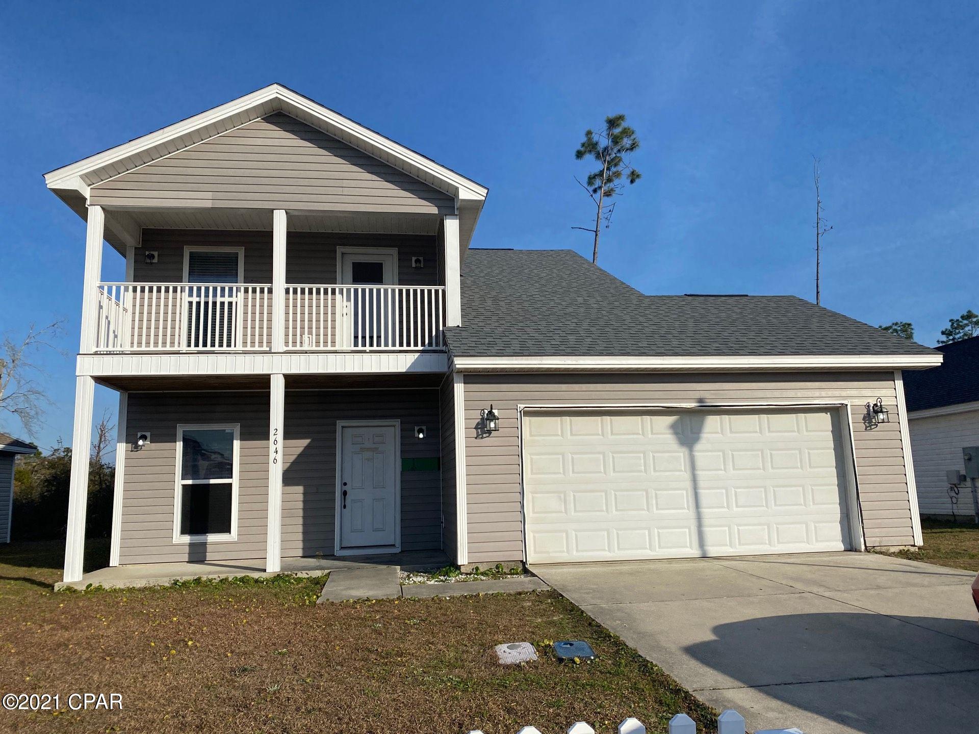 2 story, 3 bedroom, 2 bath home with an open floor plan, kitchen with stainless steel appliances, wood laminate flooring, and a one car garage. All three bedrooms are upstairs as well as 2 full baths. Enjoy the warm Florida summers from the covered patio or the balcony off the master bedroom.



*All pets are a part of the application process and are subject to the homeowner's approval.