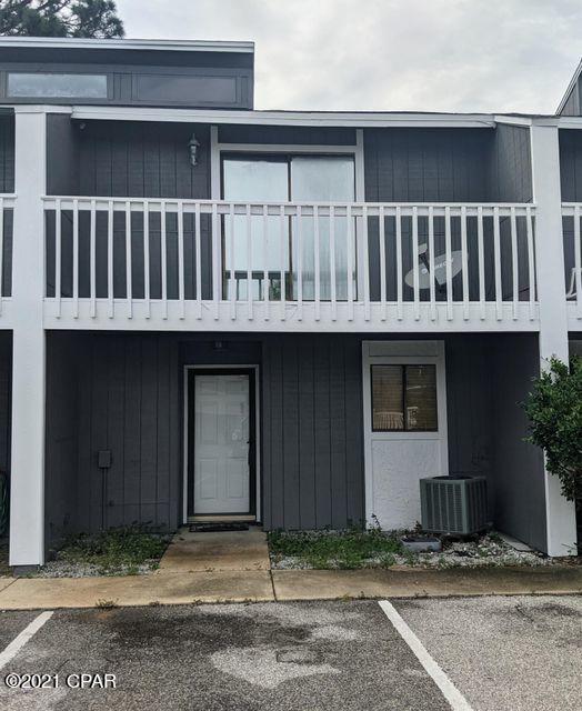 THIS HAS BEEN ENTERED FOR COMP PURPOSES ONLY. MEGHAN HALL WAS THE SELLING AGENT AND KAREN WHYTE WAS THE LISTING AGENT.