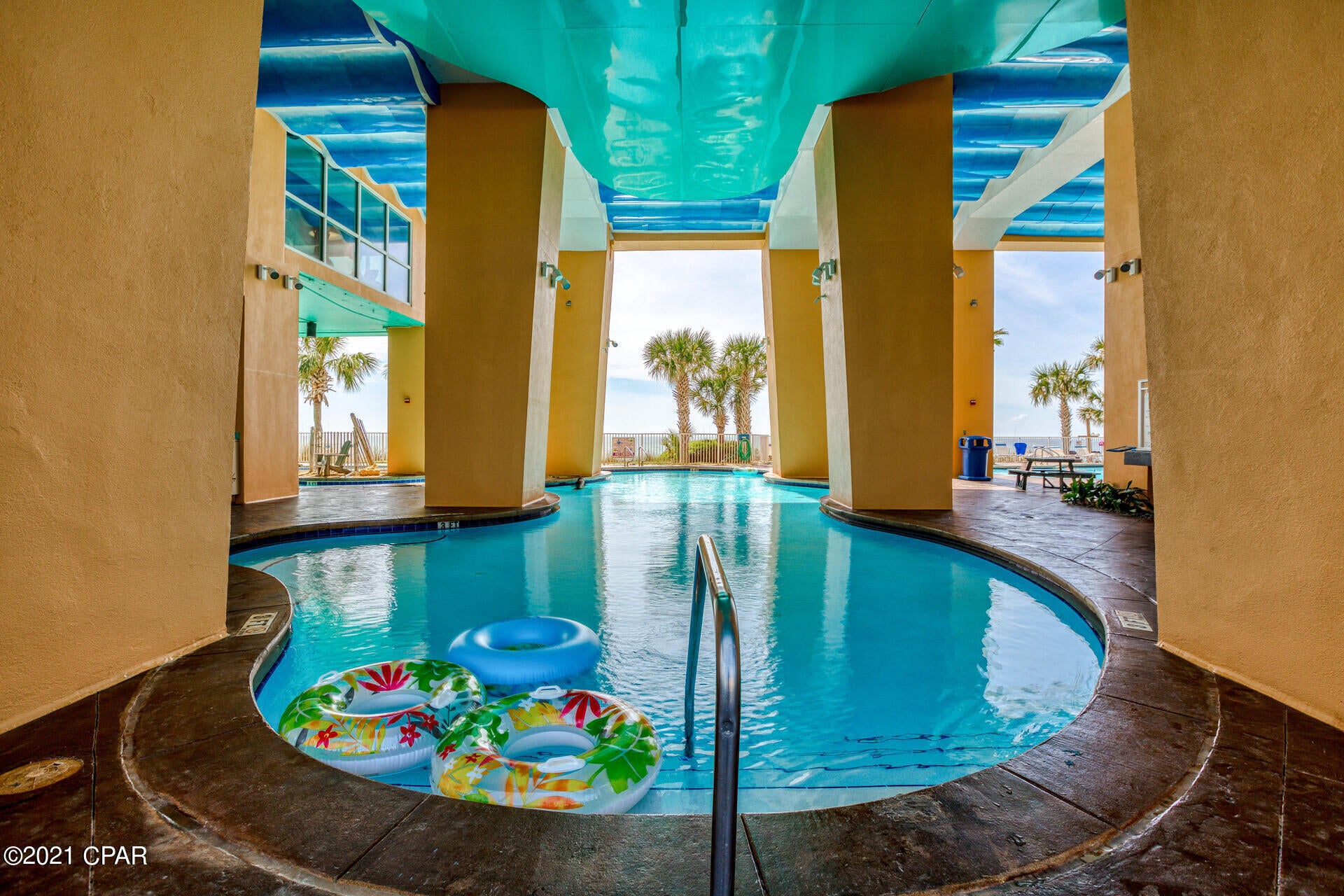 Splash Condo - Residential