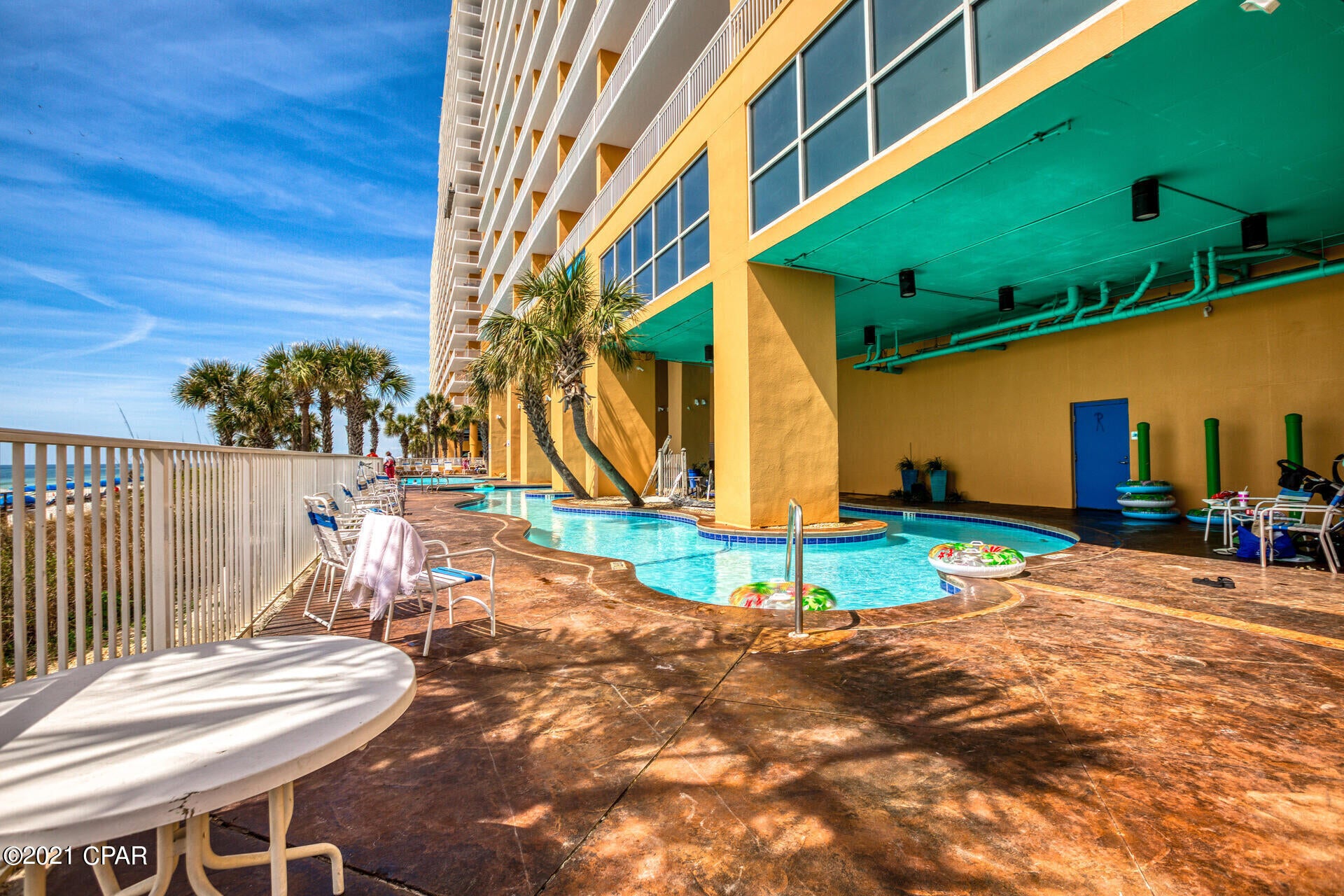 Splash Condo - Residential